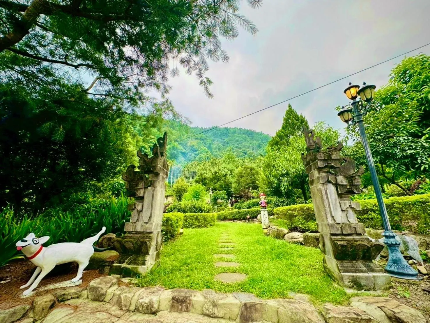 Facade/entrance in Yue Ya Villa