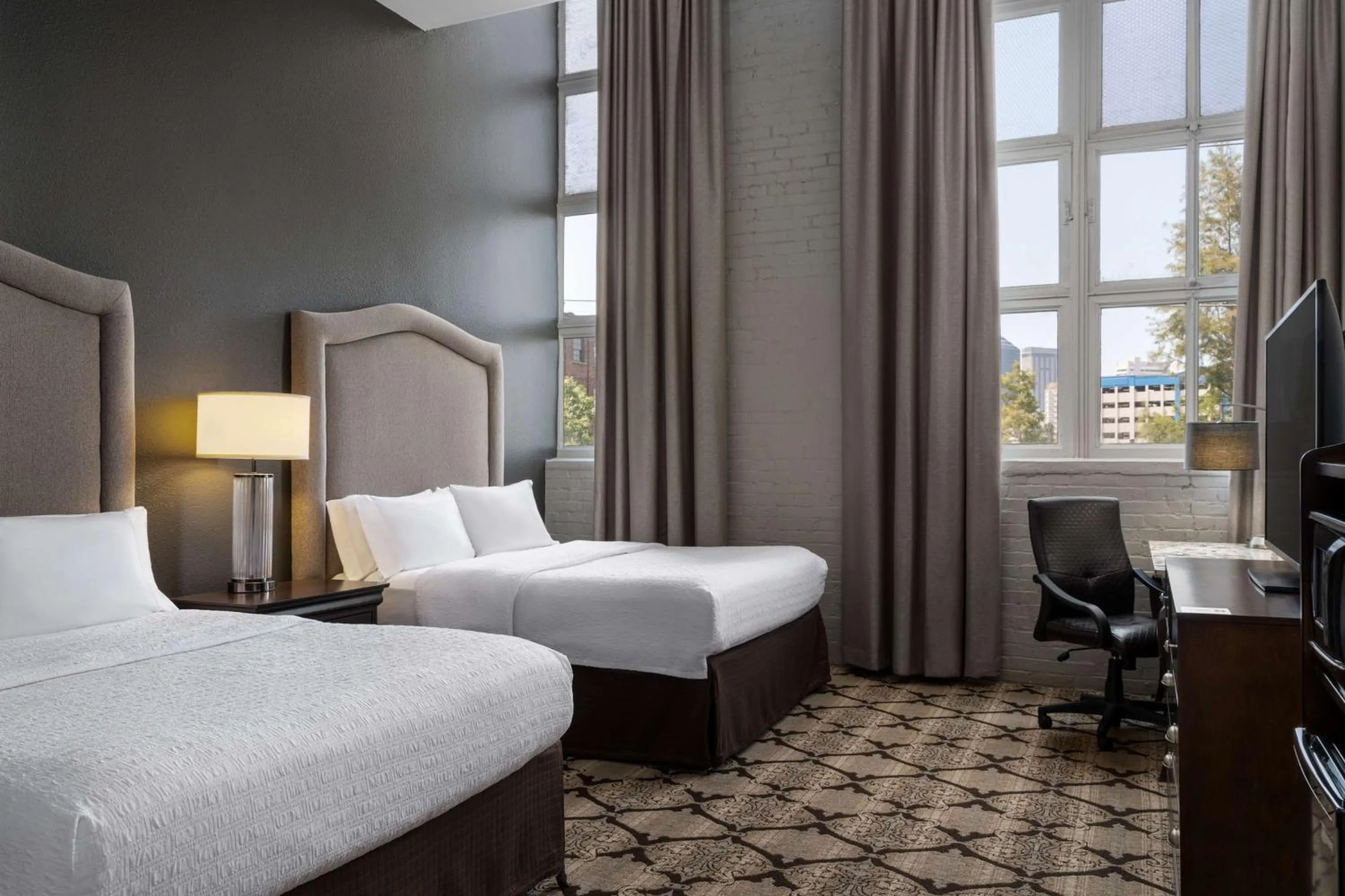 Bed in Hampton Inn and Suites New Orleans Convention Center