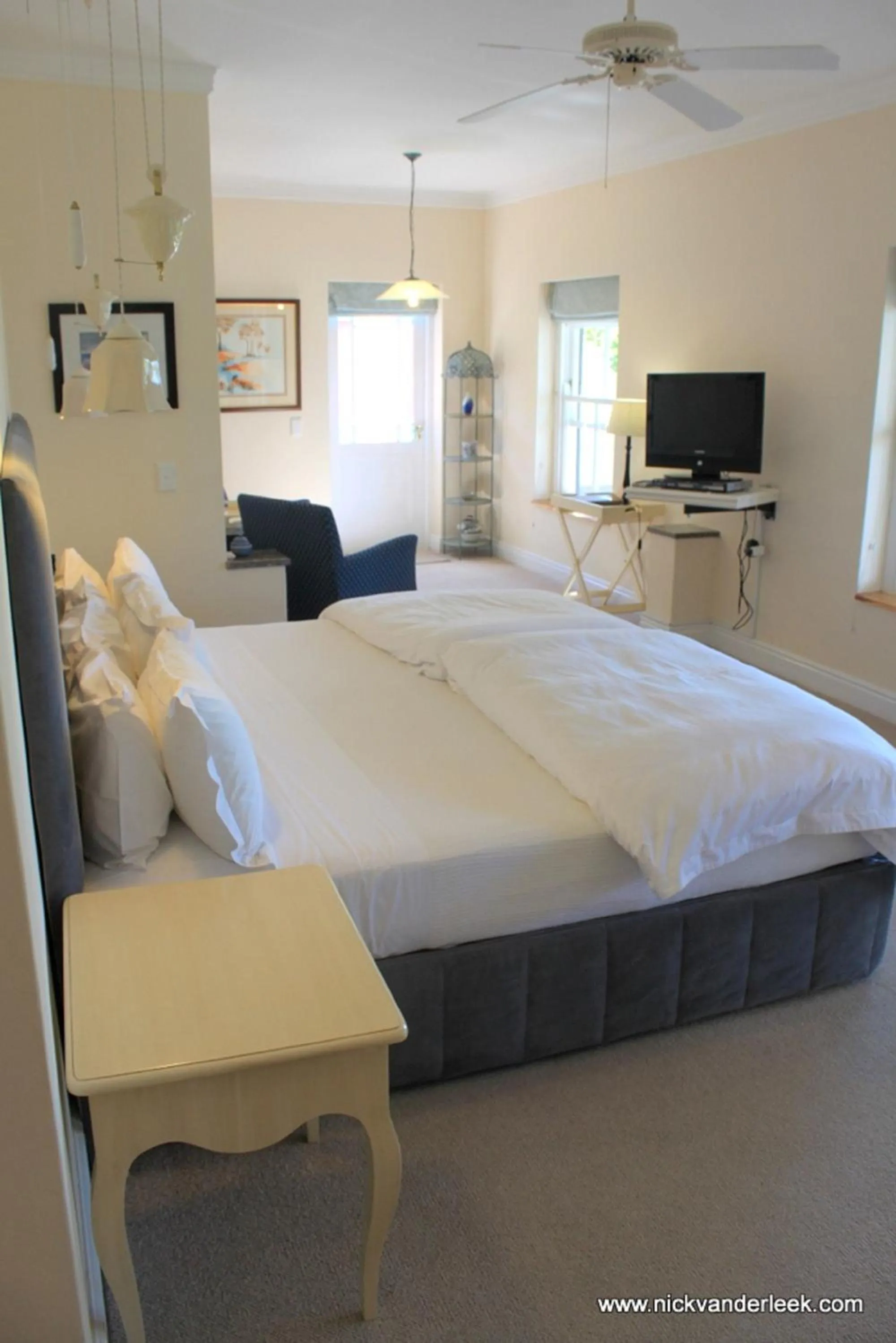 Bedroom, Bed in Fynbos Ridge Country House & Cottages