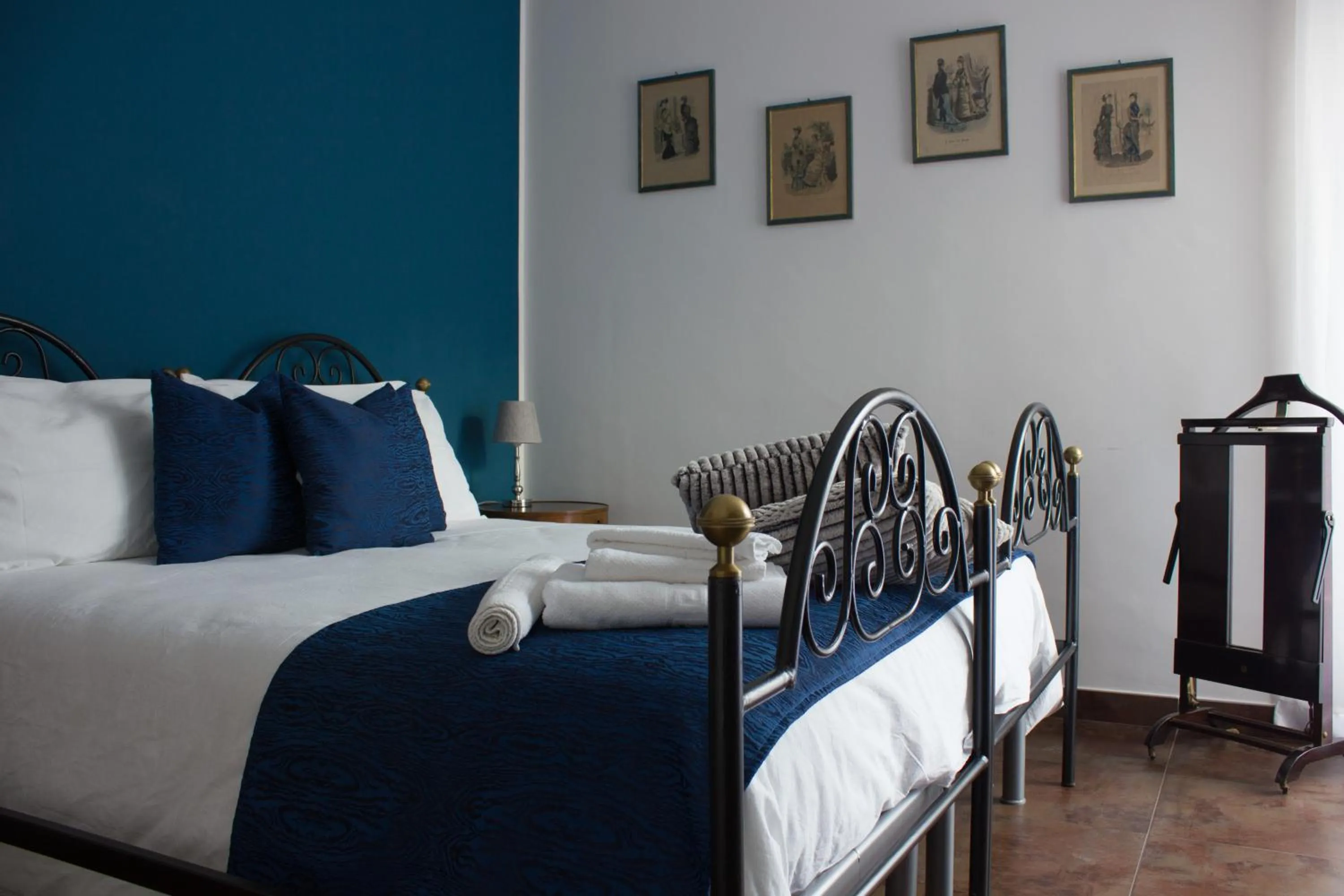 Photo of the whole room, Bed in City View Pescara B&B