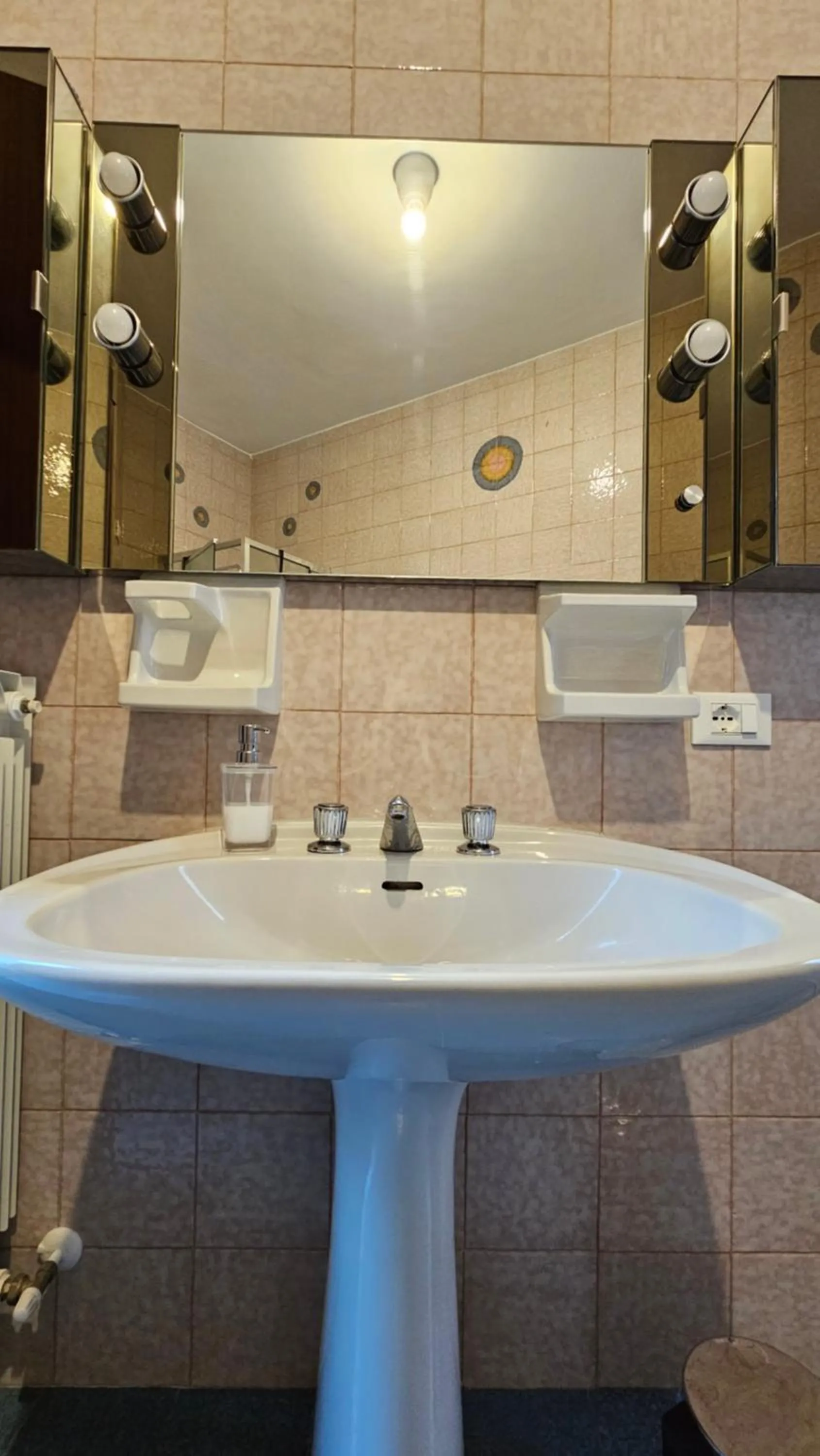 Shower in City View Pescara B&B