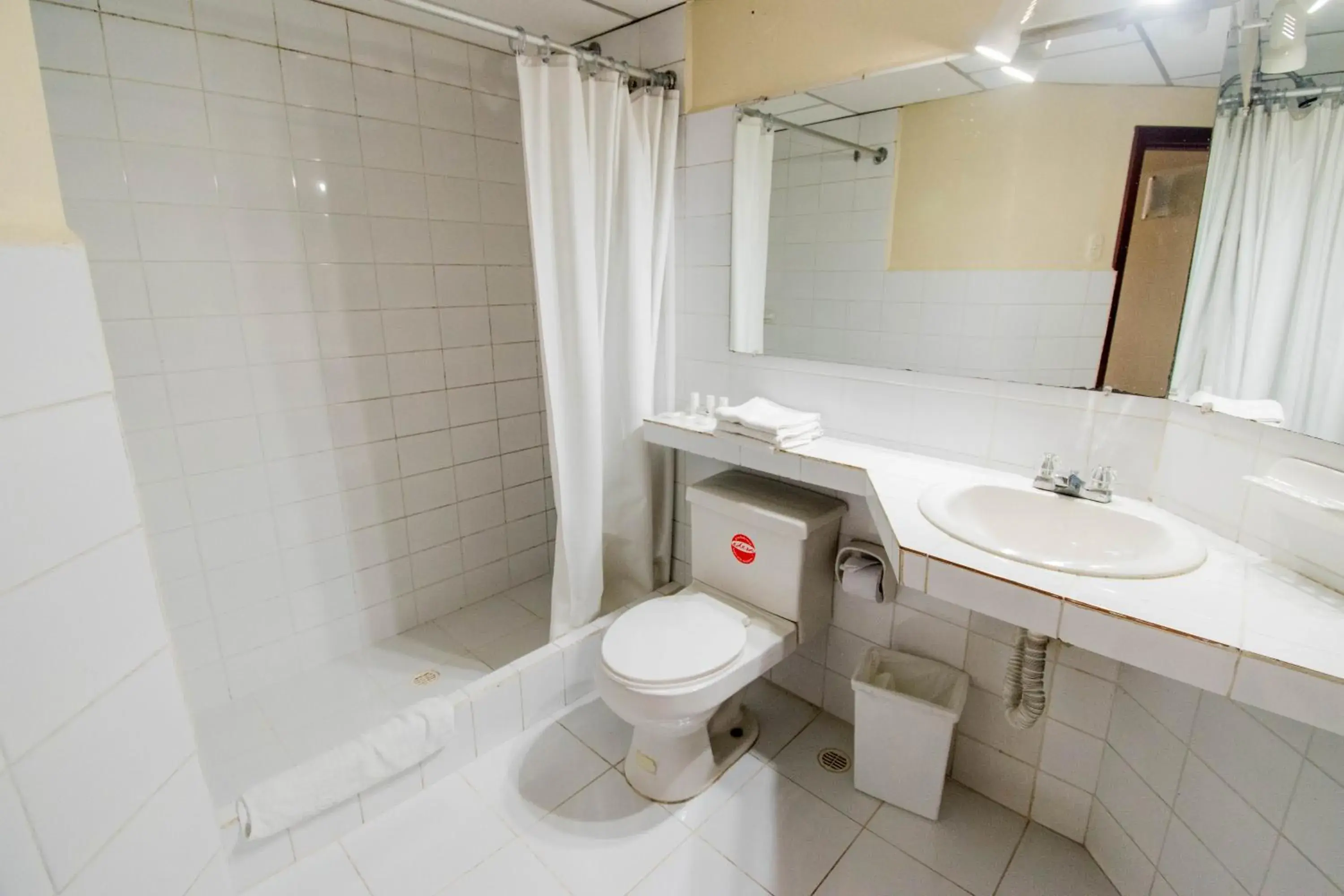 Standard Triple Room in Grand Hotel Loja Standard Triple Room in Grand Hotel Loja