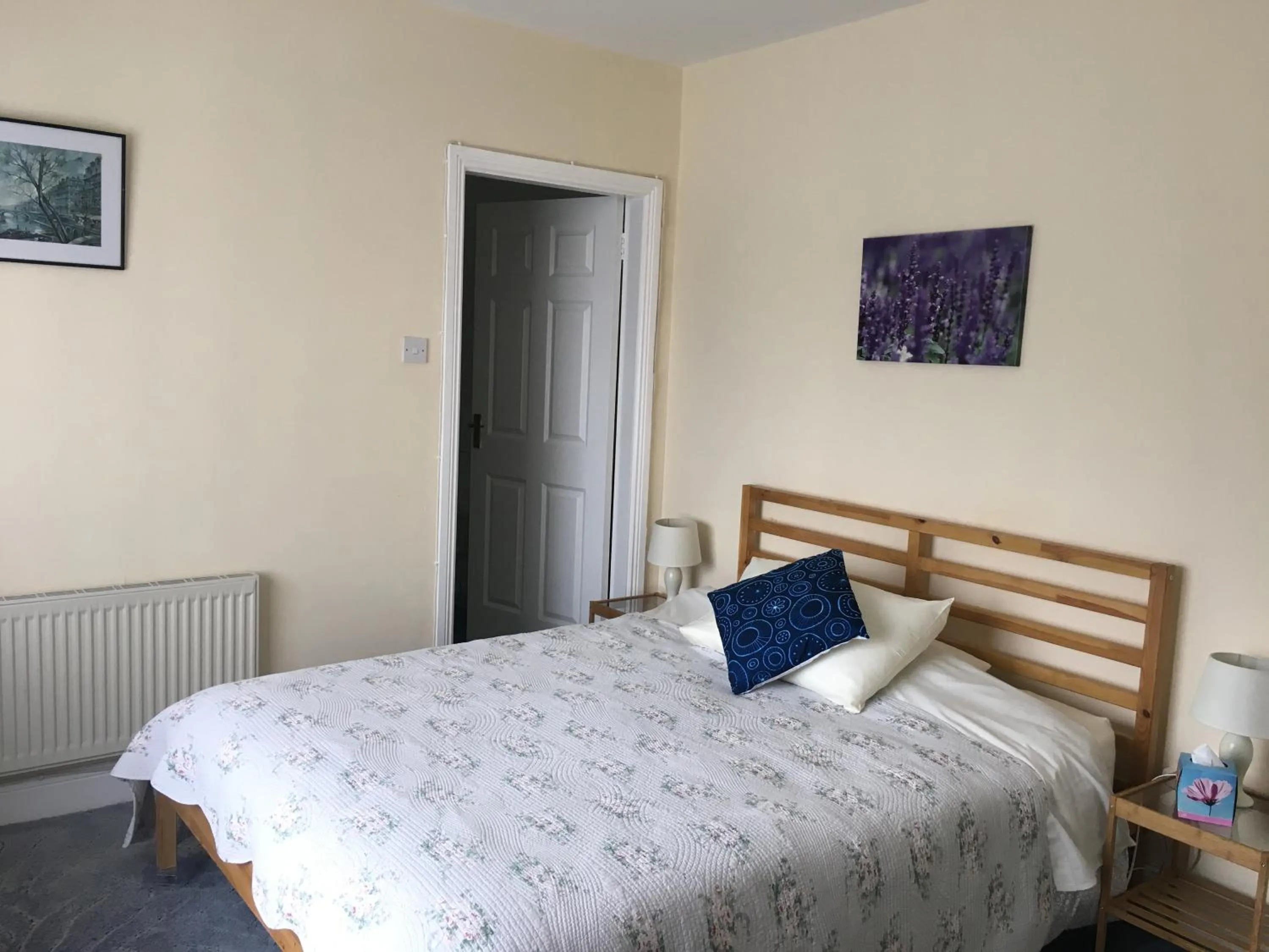 Photo of the whole room in Killurin Lodge