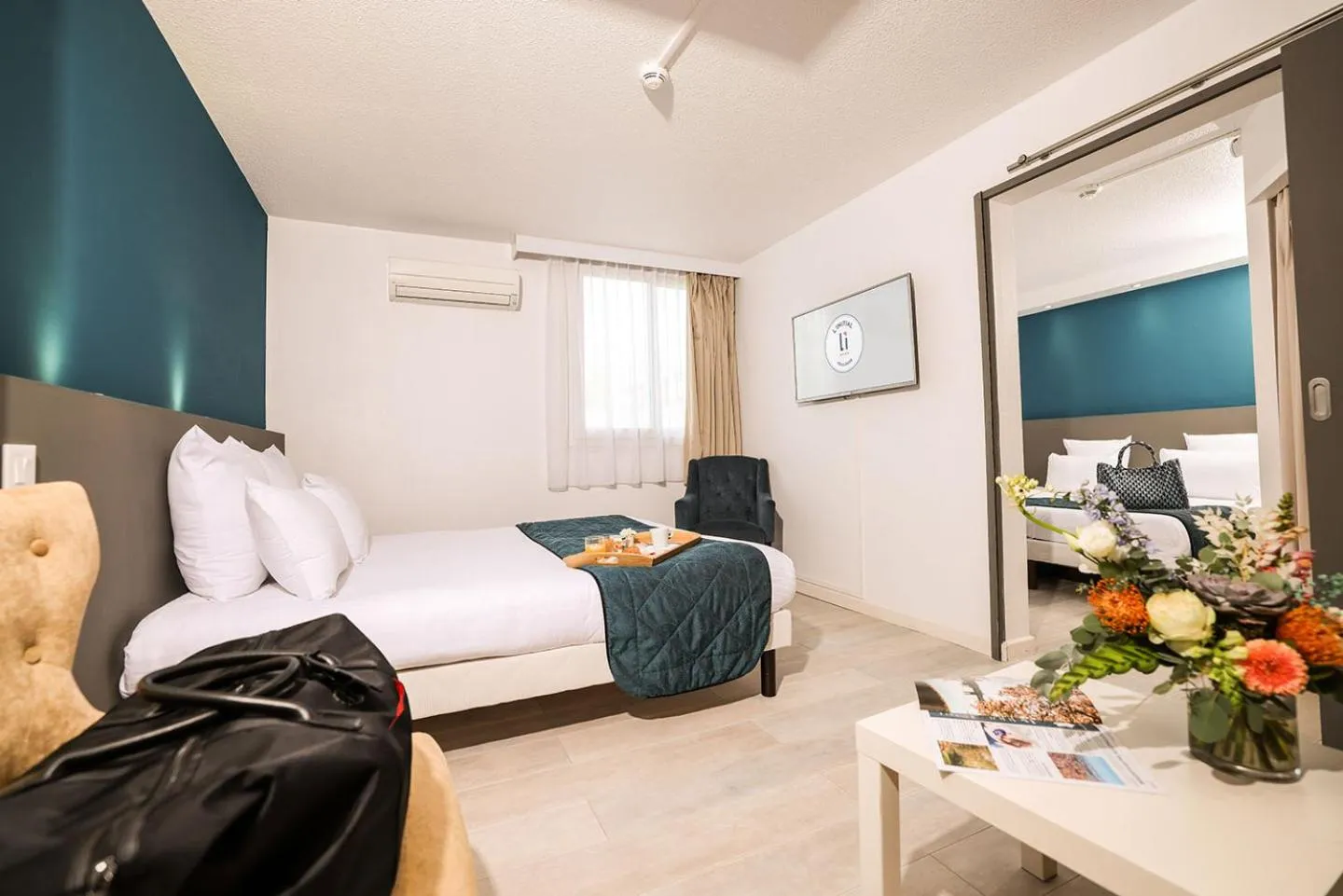 Bedroom, Bed in L'Initial