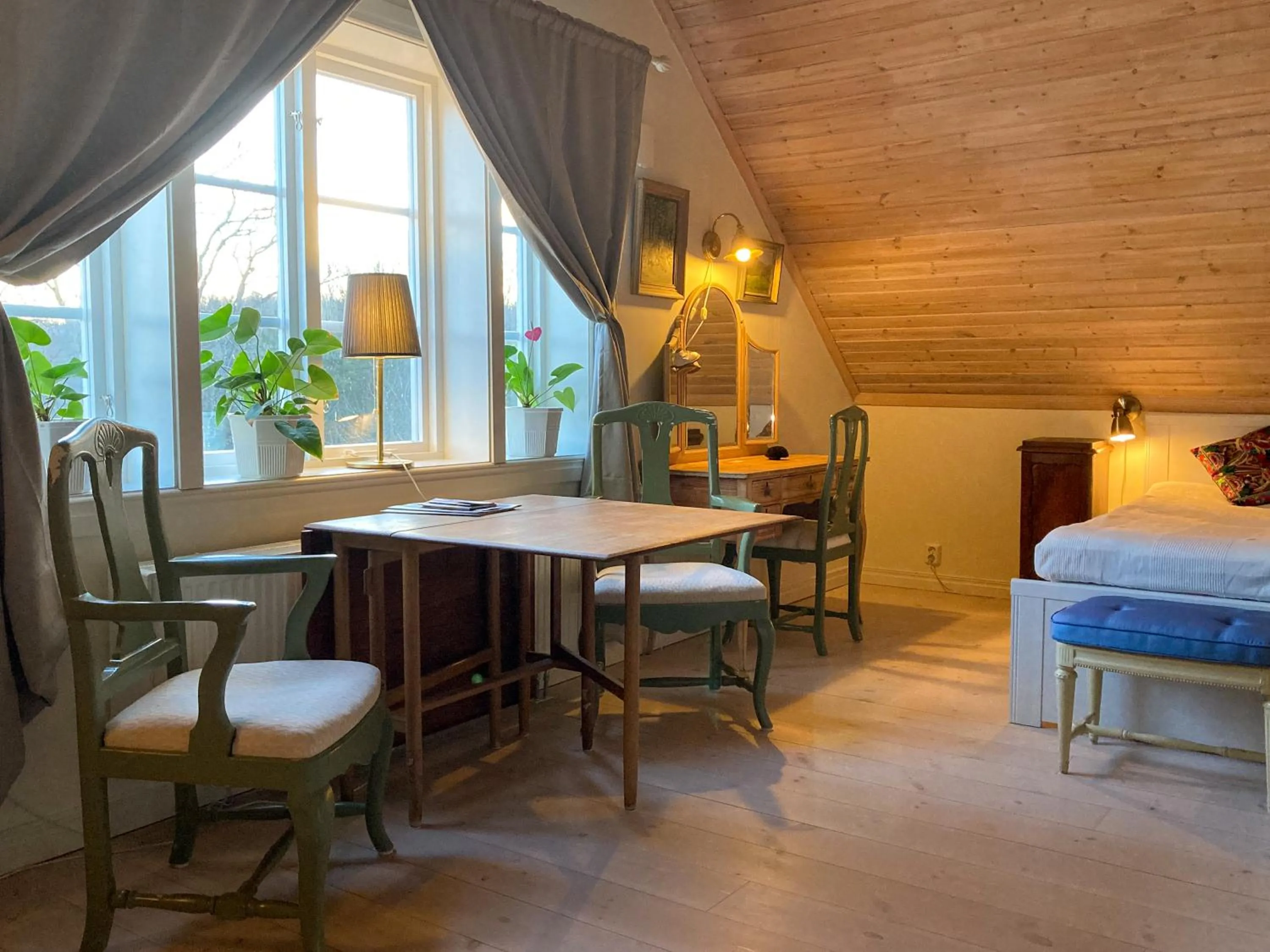 Property building, Bed in Villa Weidling B&B