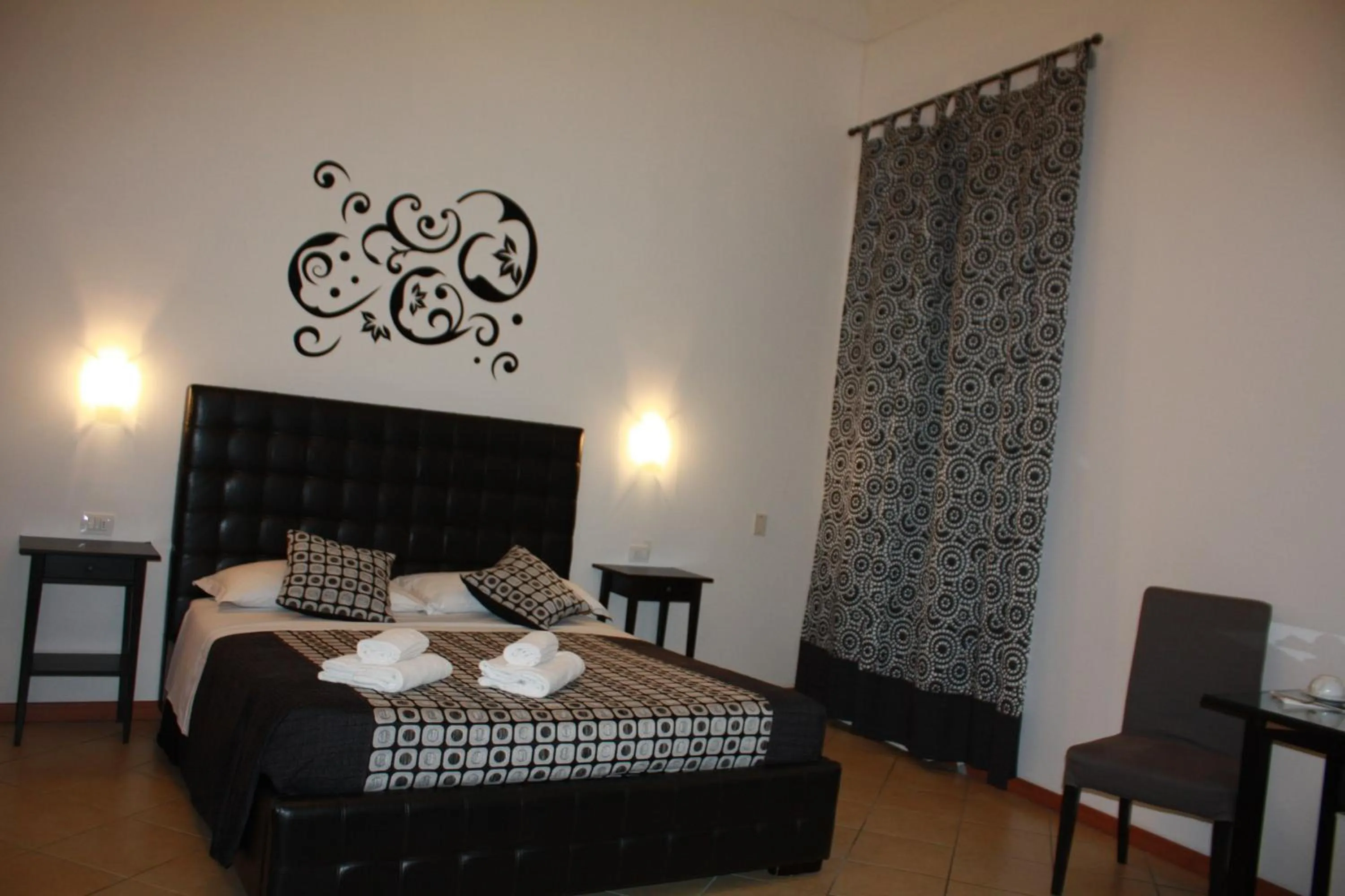 Bedroom, Bed in Adelaide House