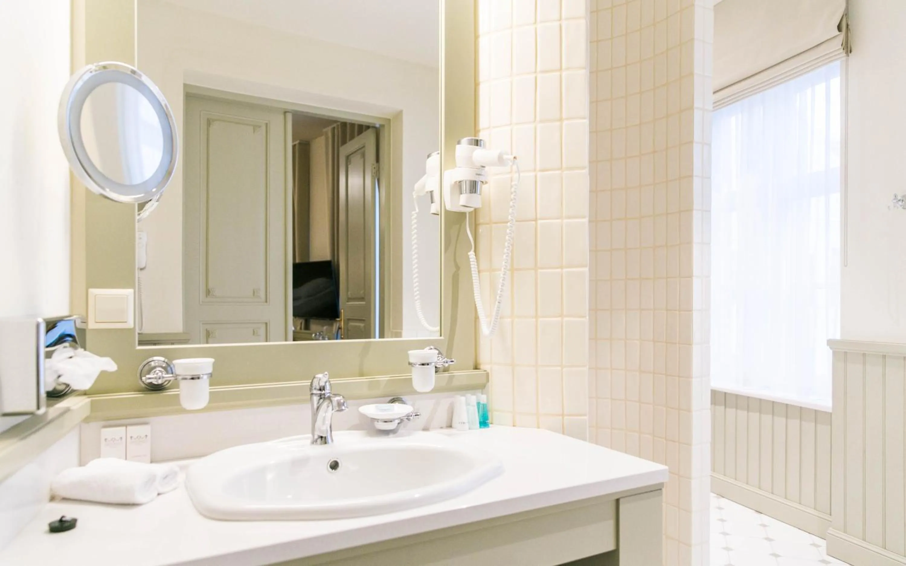 Bathroom in Antonius Hotel