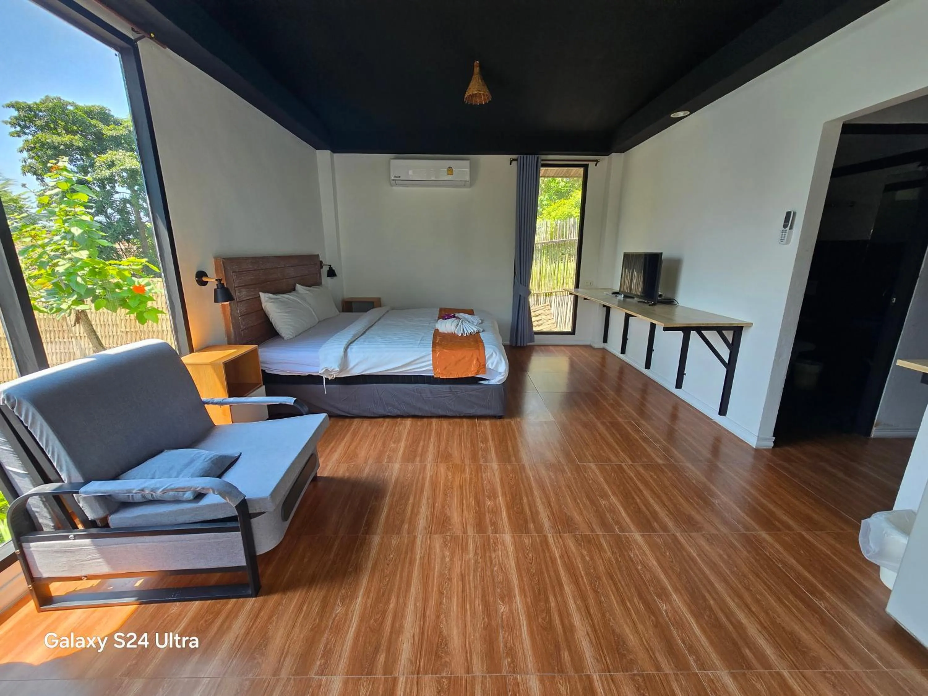 Bed in Sasitara Residence