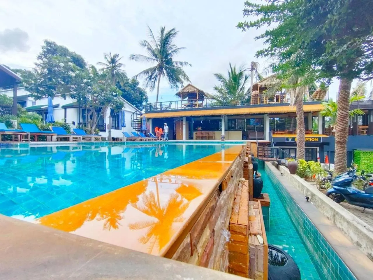 Swimming pool in Sasitara Residence