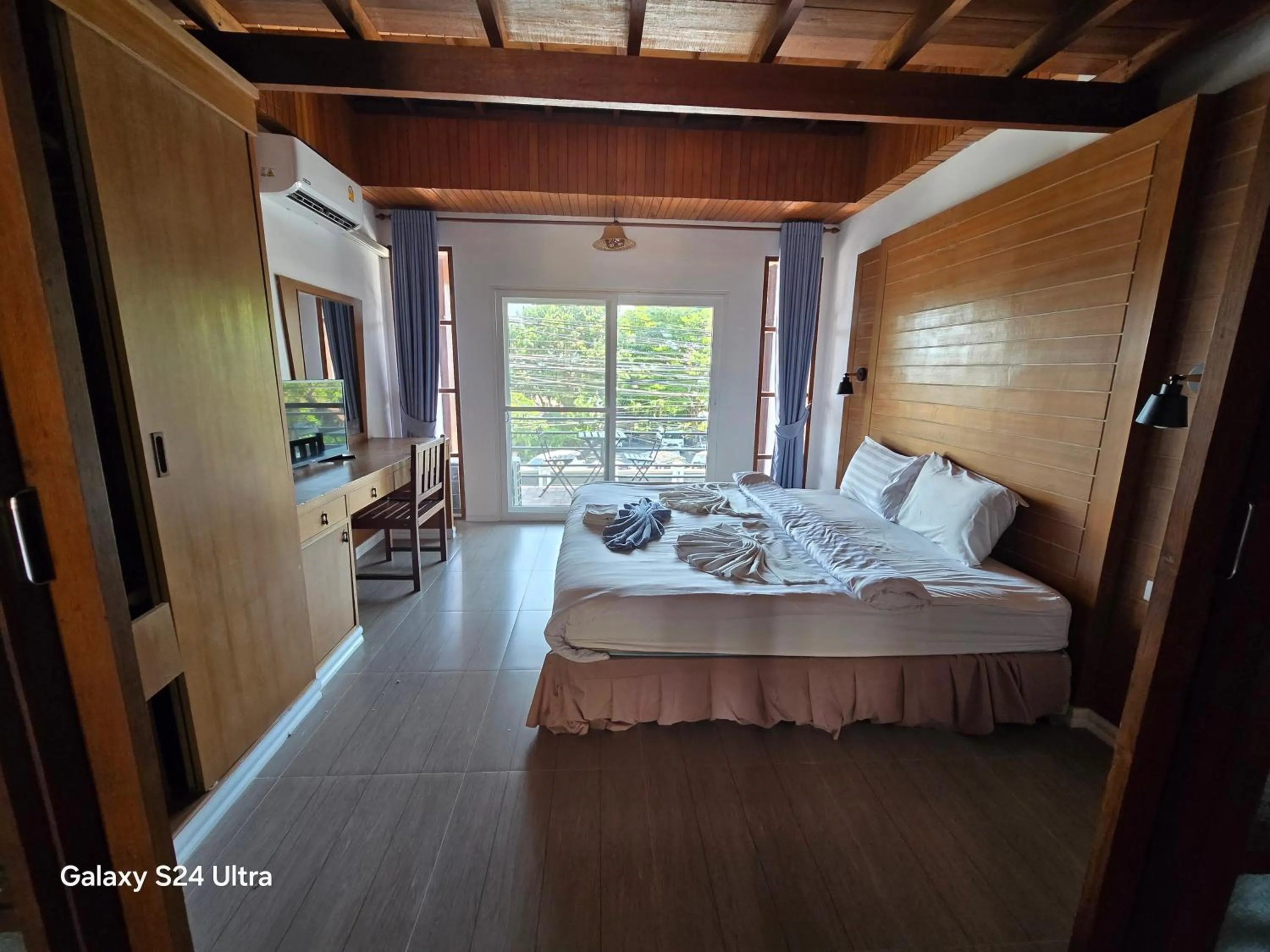 Balcony/Terrace, Bed in Sasitara Residence