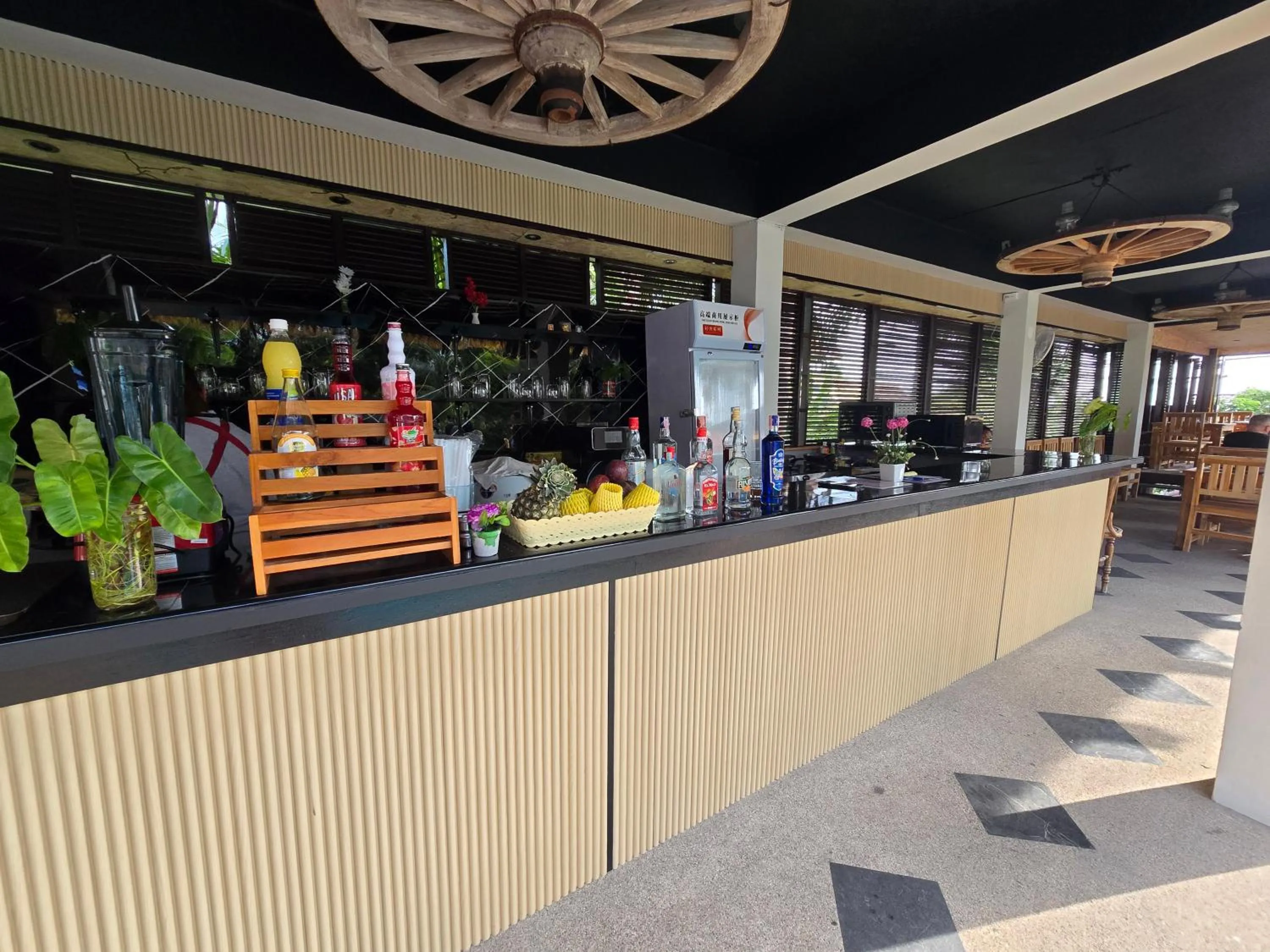 Restaurant/places to eat in Sasitara Residence