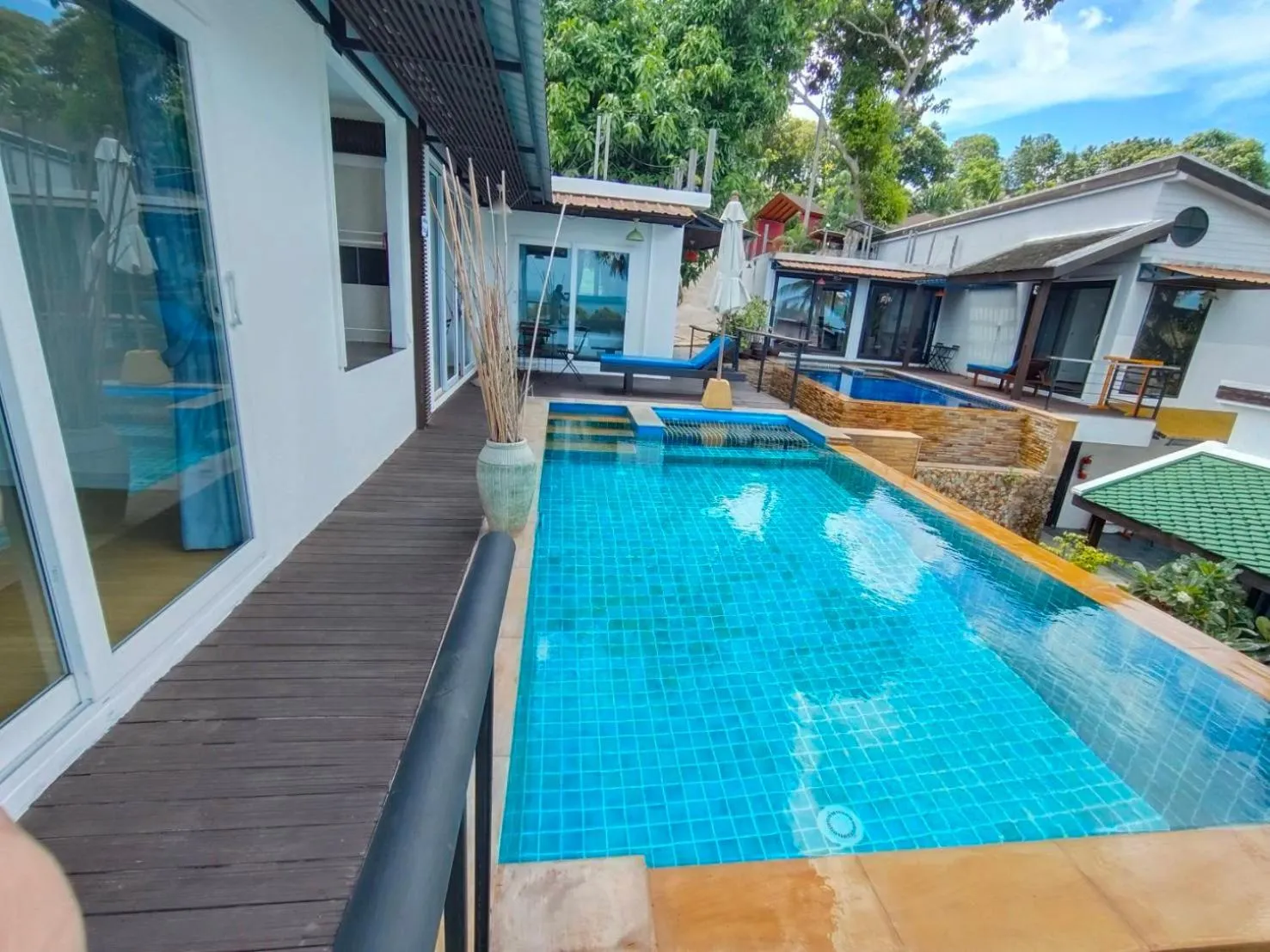 Swimming pool in Sasitara Residence