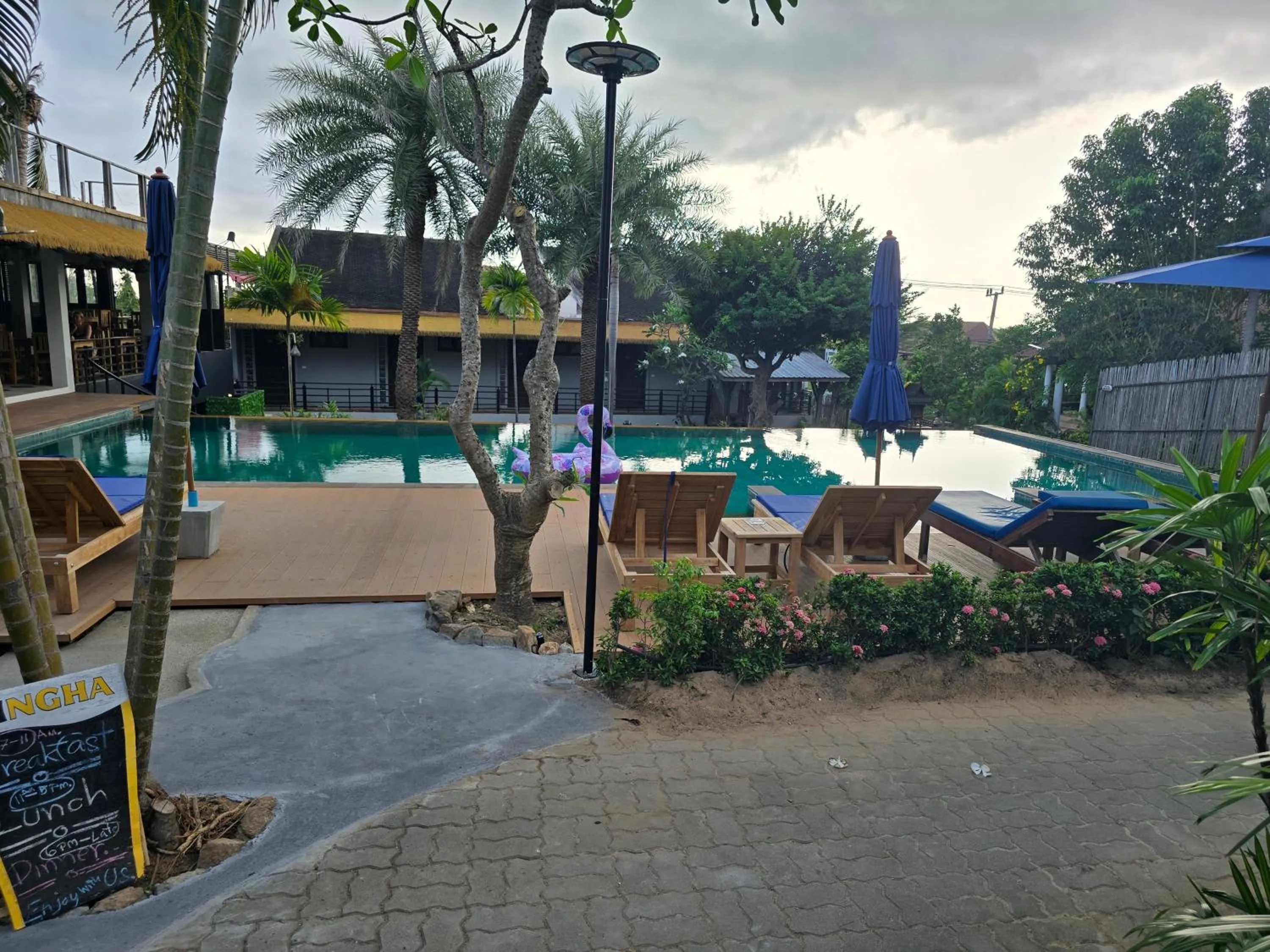 Swimming pool in Sasitara Residence