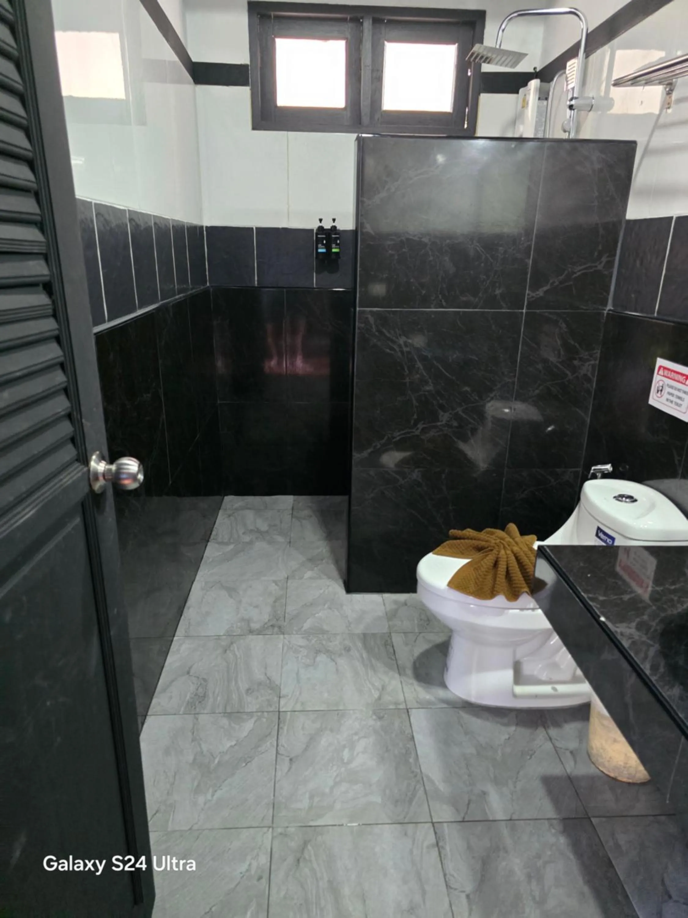 Toilet in Sasitara Residence