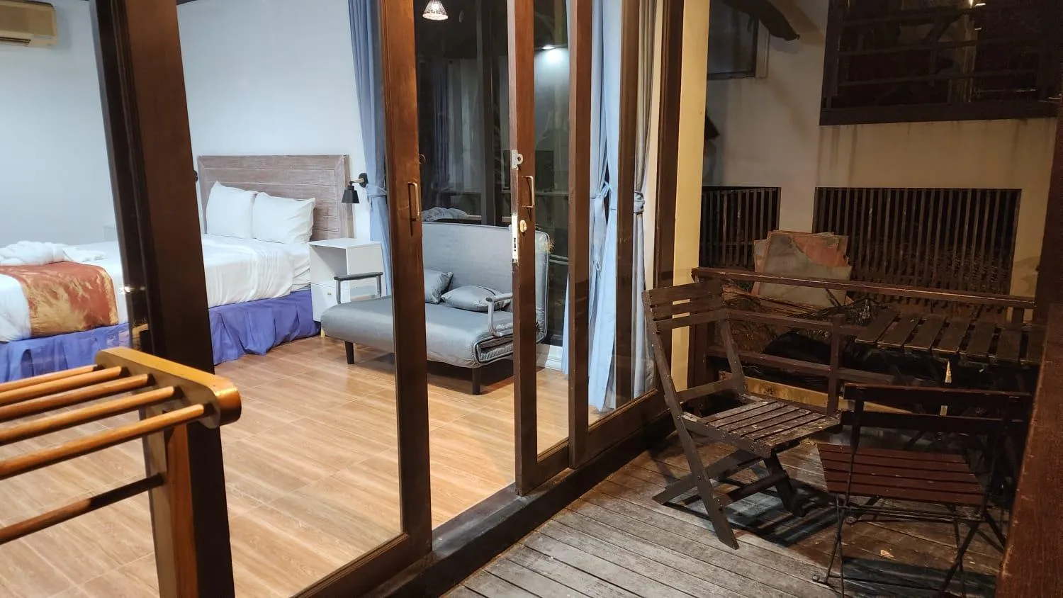 Bed in Sasitara Residence