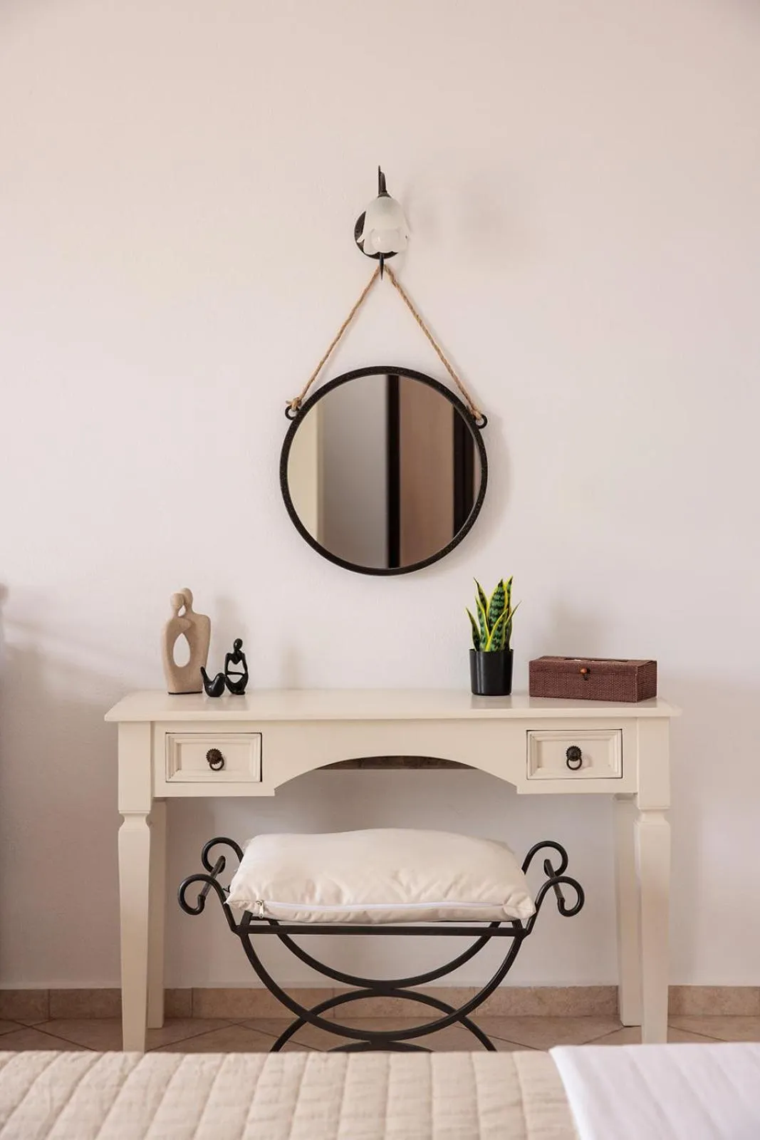 Decorative detail in Anemomilos Beach hotel