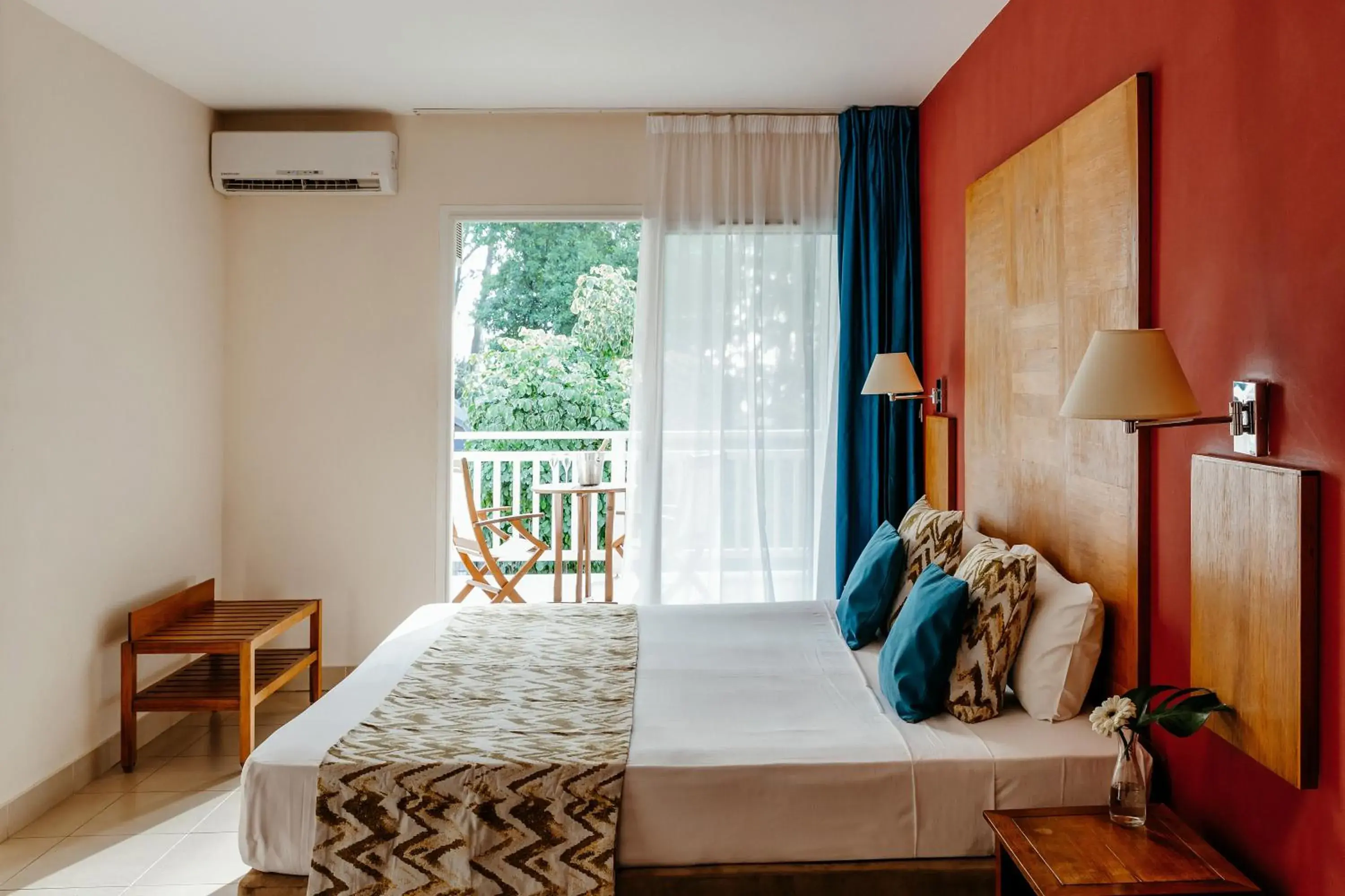 Junior Suite - single occupancy in Hotel Le Recif, Ile de la Reunion Junior Suite - single occupancy in Hotel Le Recif, Ile de la Reunion