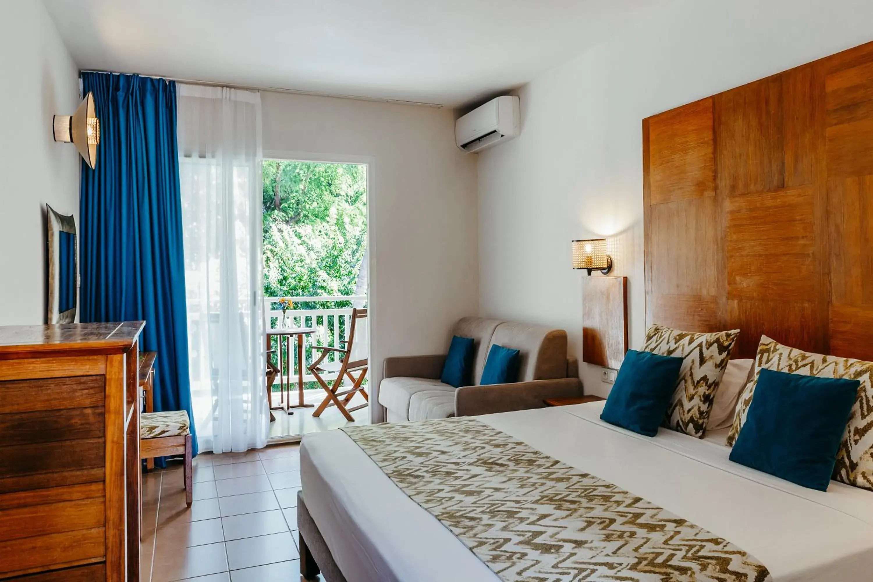 Superior Room - single occupancy in Hotel Le Recif, Ile de la Reunion Superior Room - single occupancy in Hotel Le Recif, Ile de la Reunion