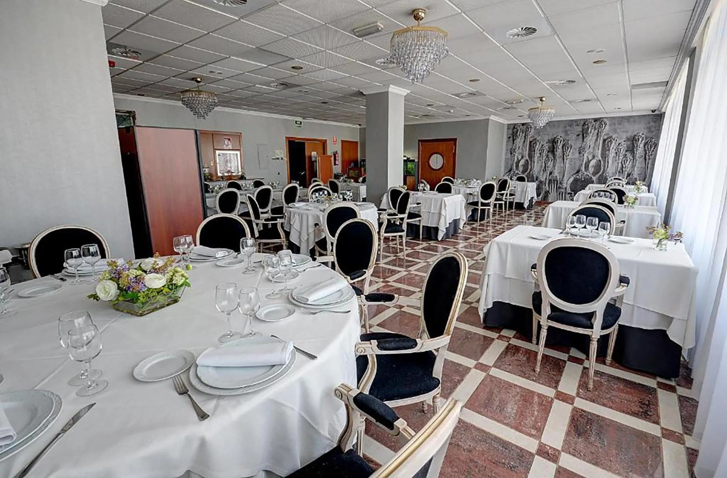 Restaurant/places to eat in Hotel Vila-real Azul
