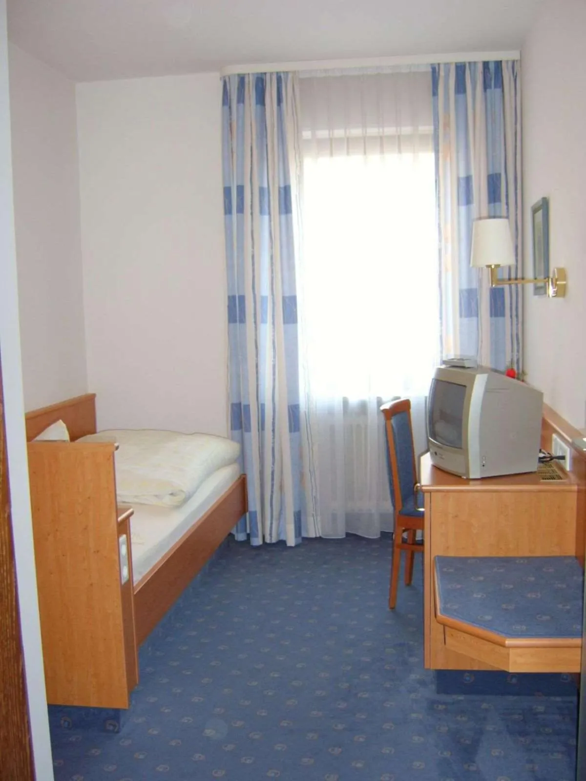 Bedroom, Bed in Hotel-Landgasthof Schuster