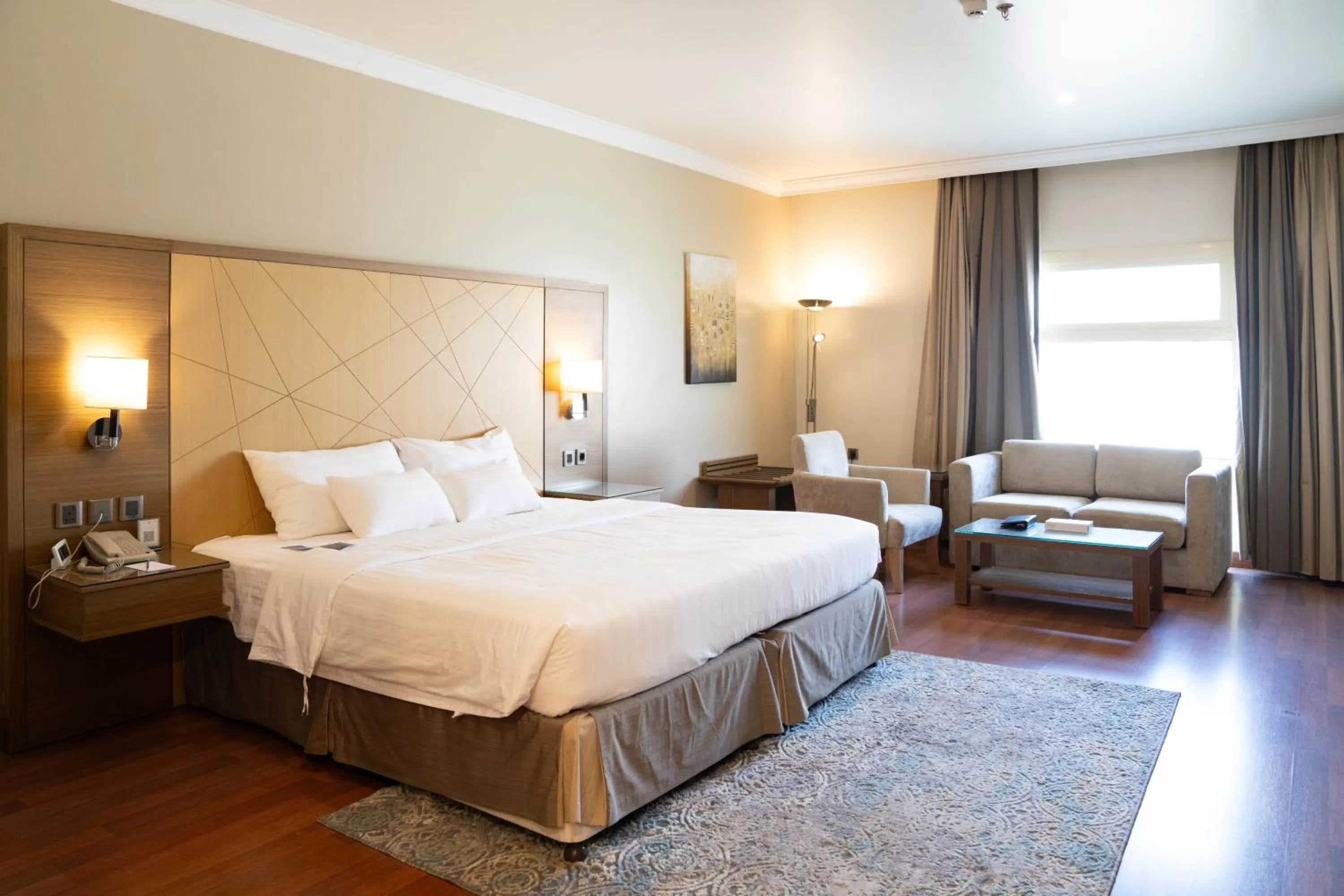 Bedroom, Bed in Golden Tulip Hotel Buraidah Al Qassim