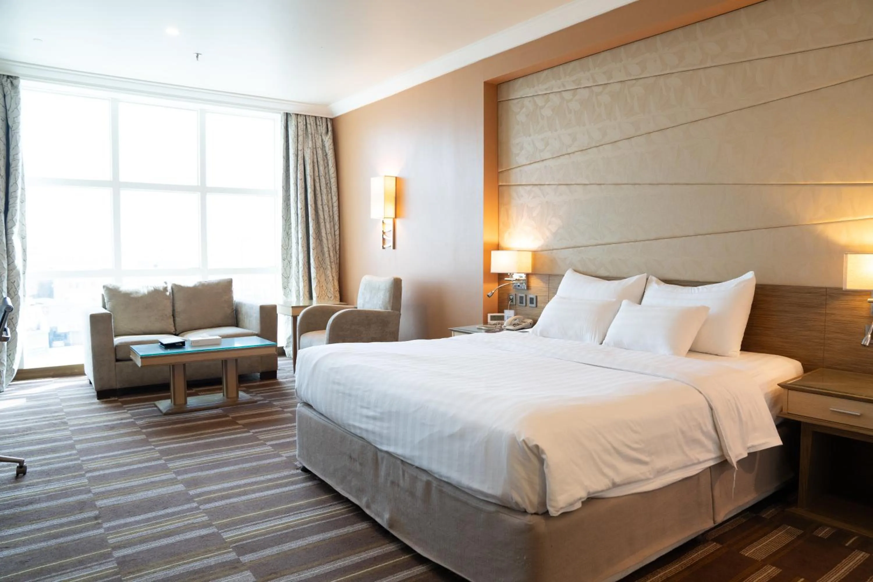Bedroom, Bed in Golden Tulip Hotel Buraidah Al Qassim