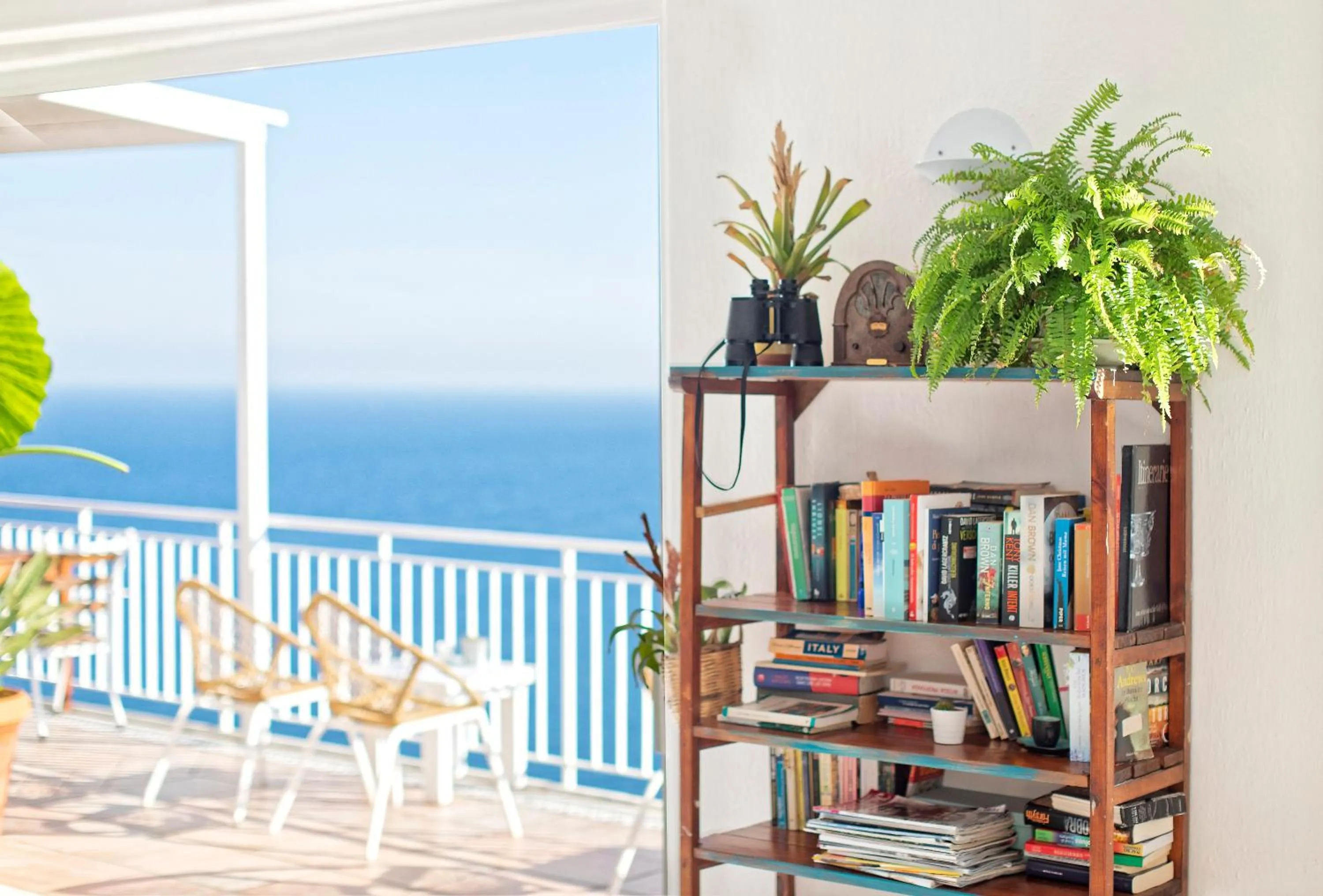 Communal lounge/ TV room in Paradise Relais Villa Janto'