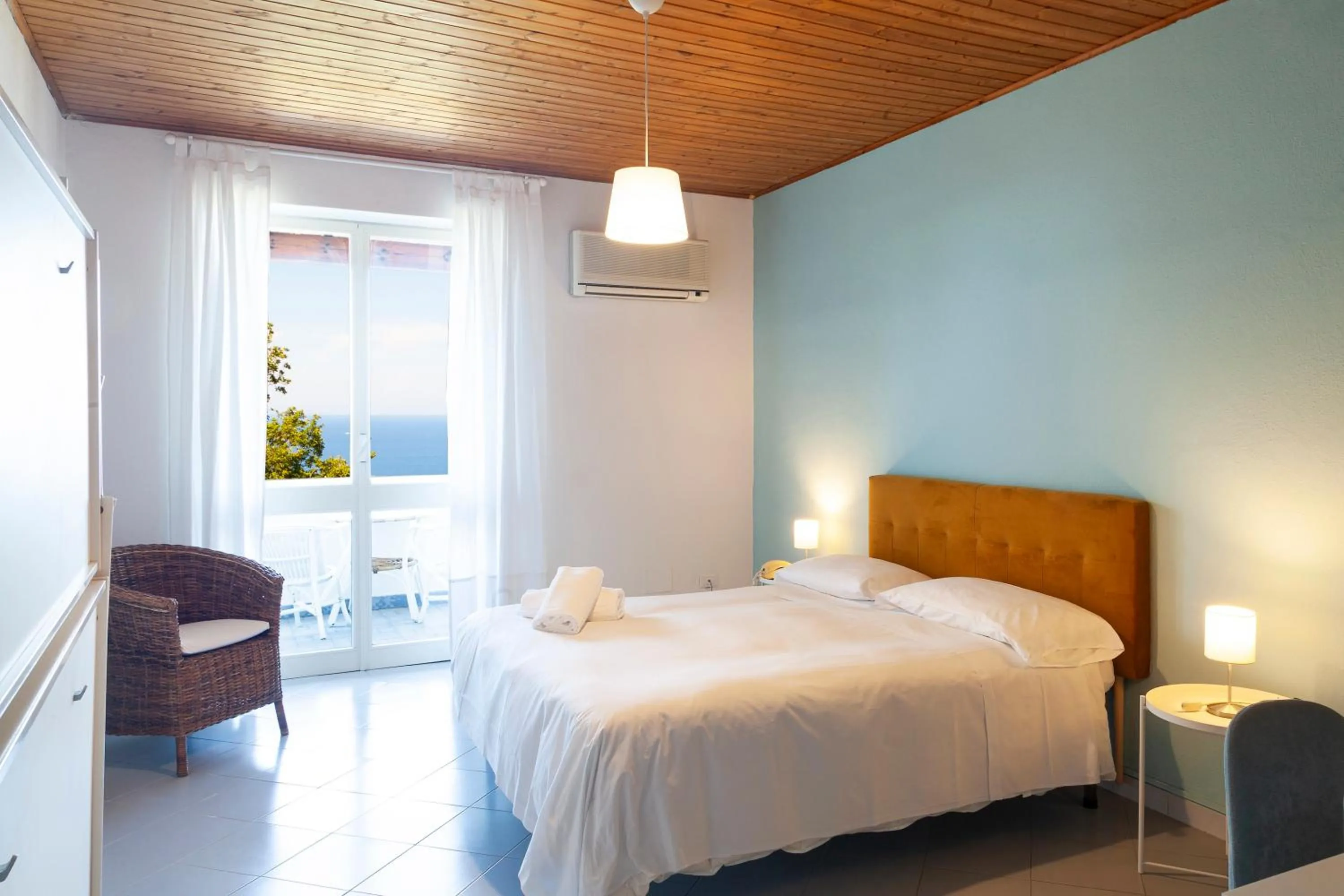 Photo of the whole room, Bed in Paradise Relais Villa Janto'