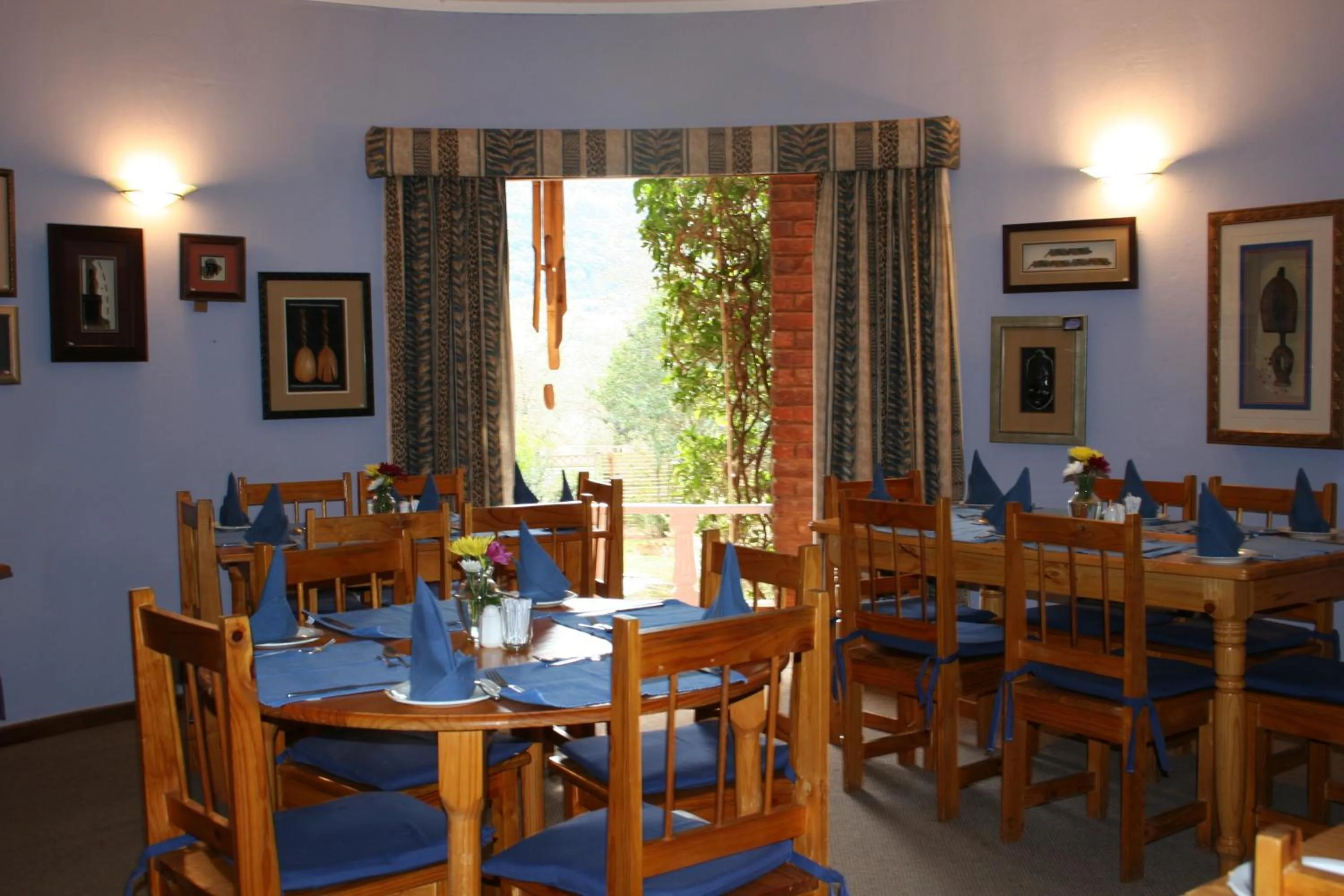 Restaurant/places to eat in The Manderson Hotel and Conference Centre