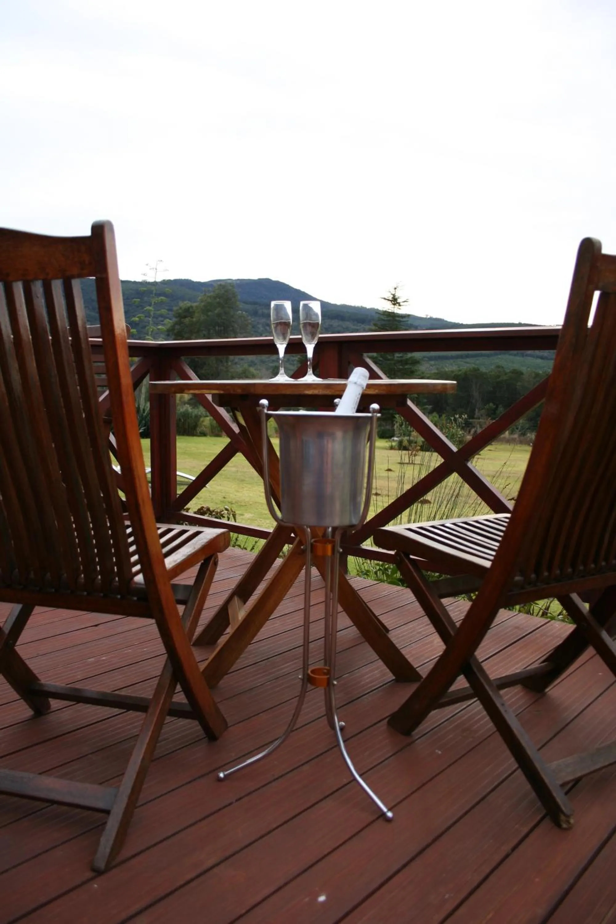 Patio in The Manderson Hotel and Conference Centre