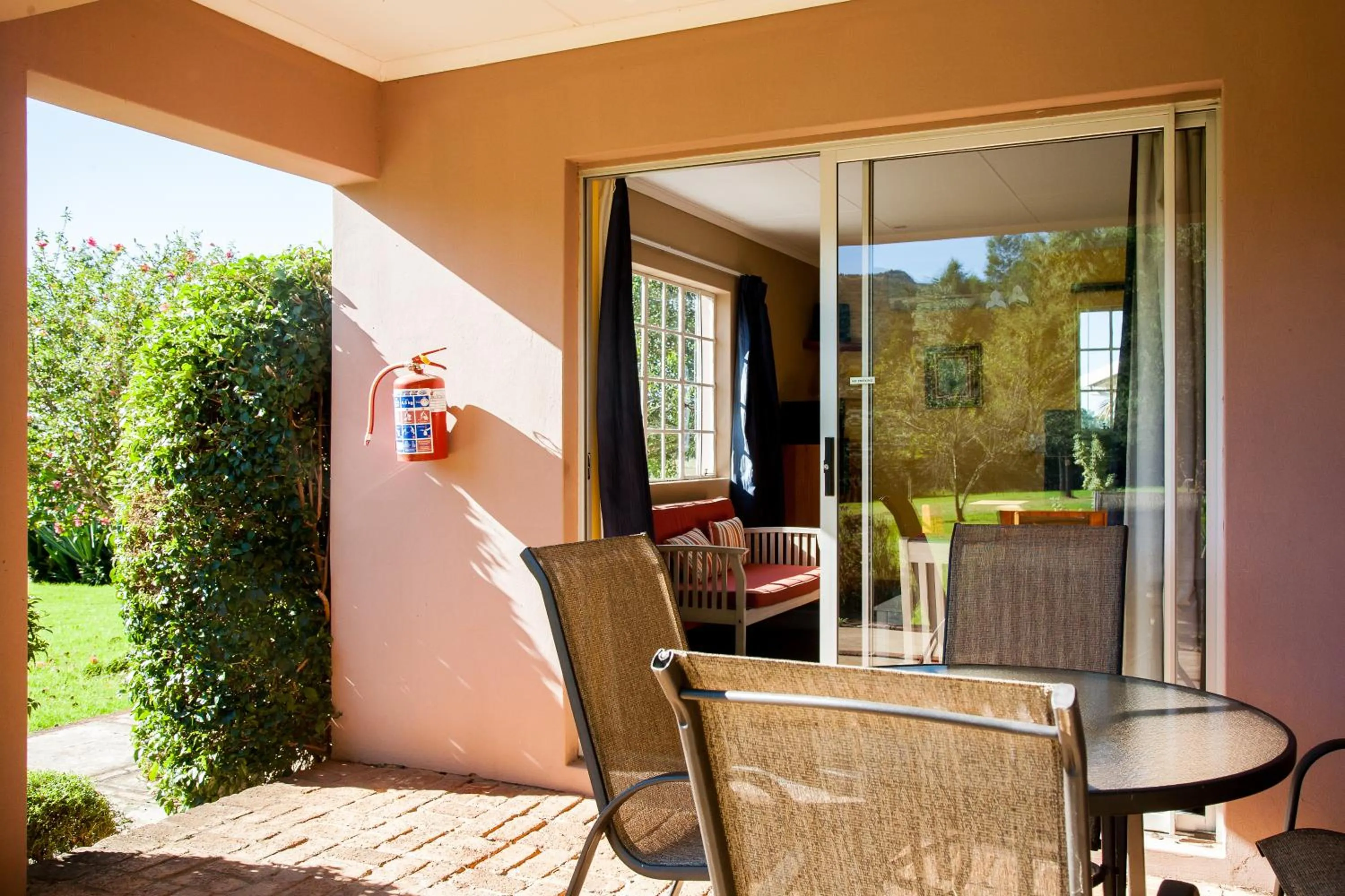 Patio in The Manderson Hotel and Conference Centre