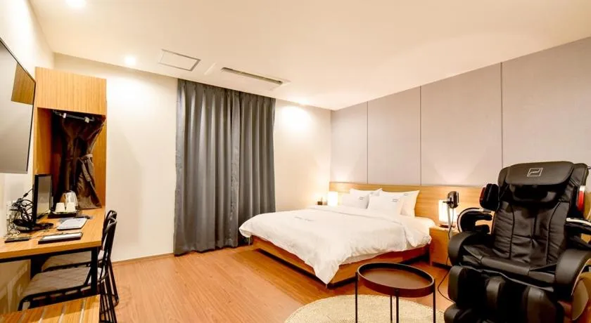 Bed in Blanc Business Hotel