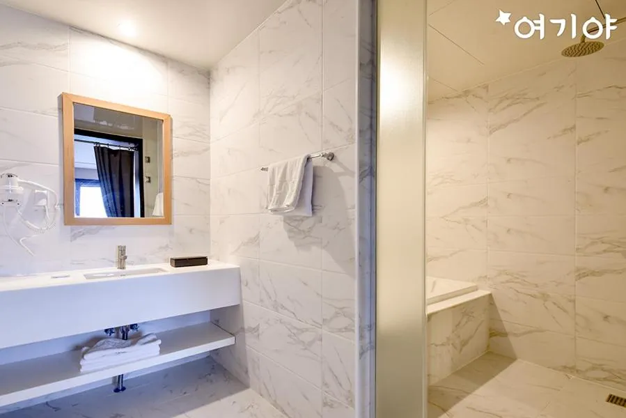 Blanc Business Hotel