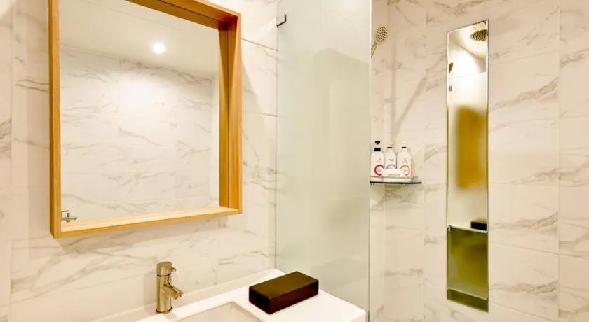 Blanc Business Hotel