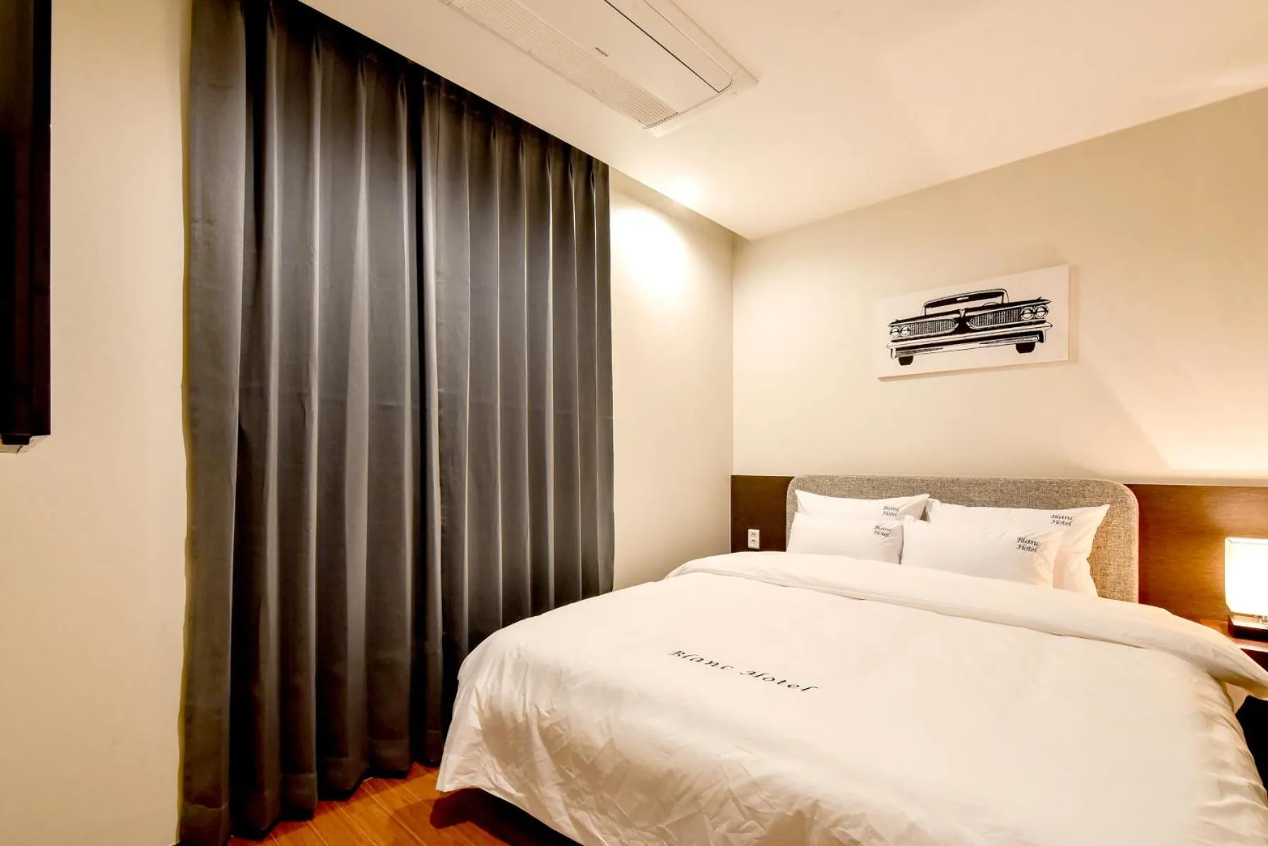 Bed in Blanc Business Hotel