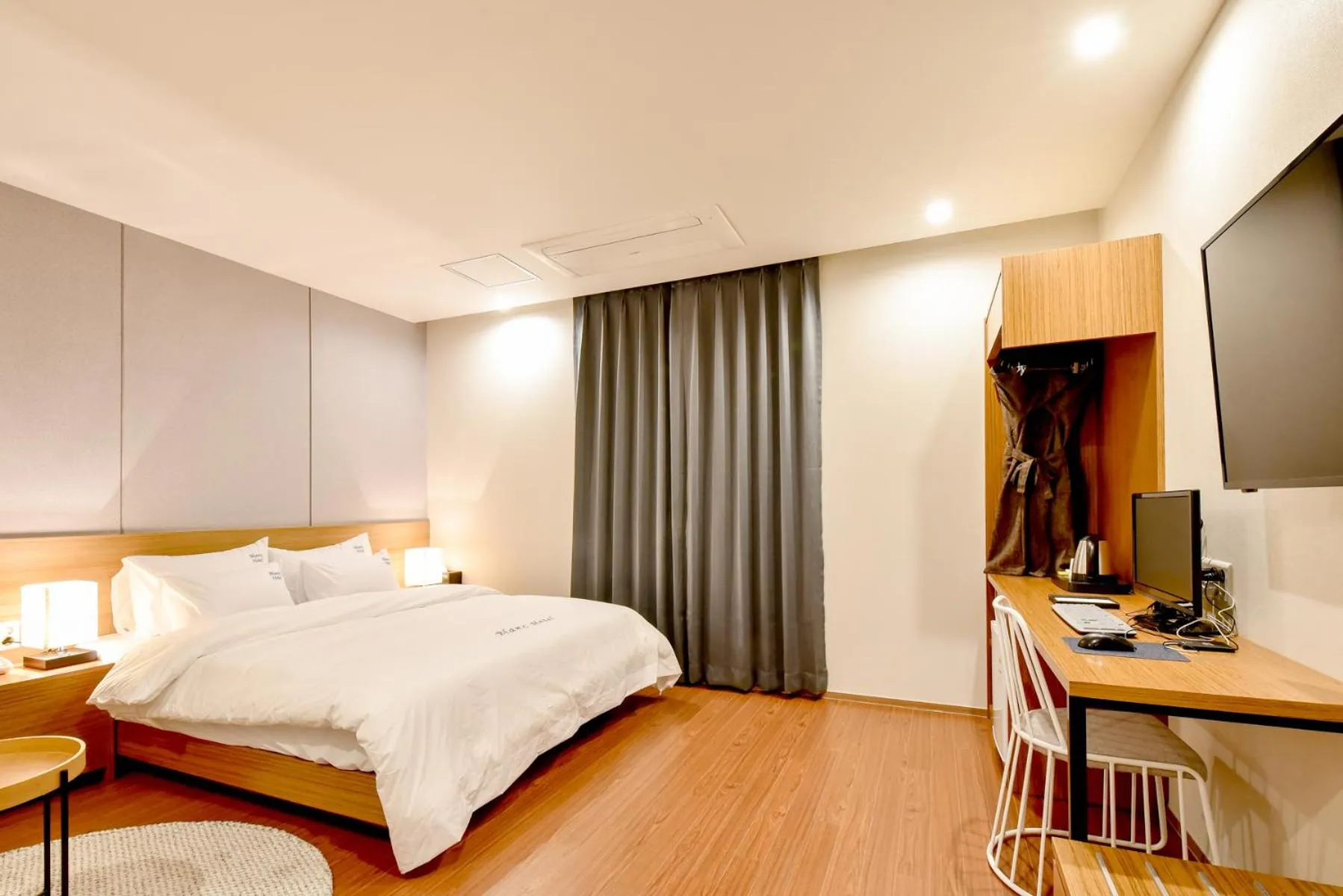 Bed in Blanc Business Hotel