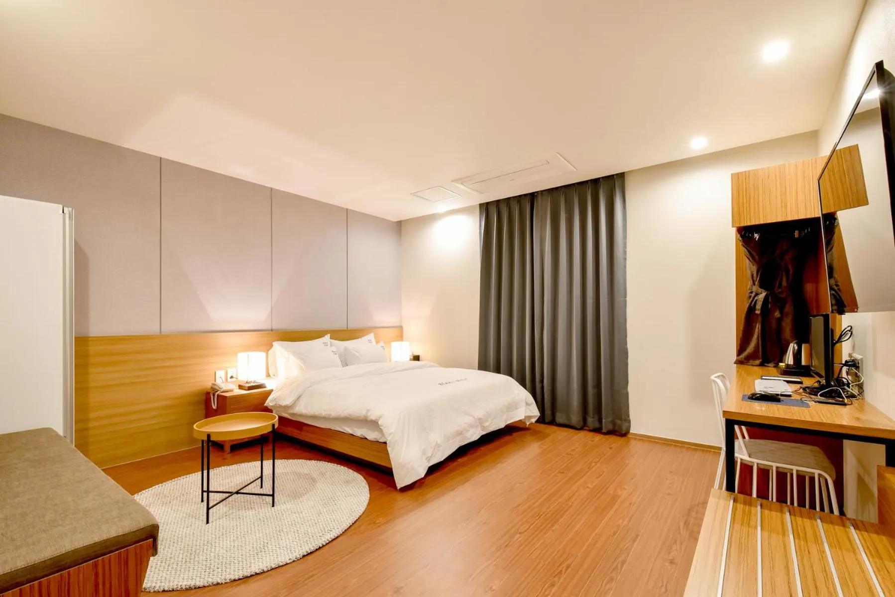 Bed in Blanc Business Hotel