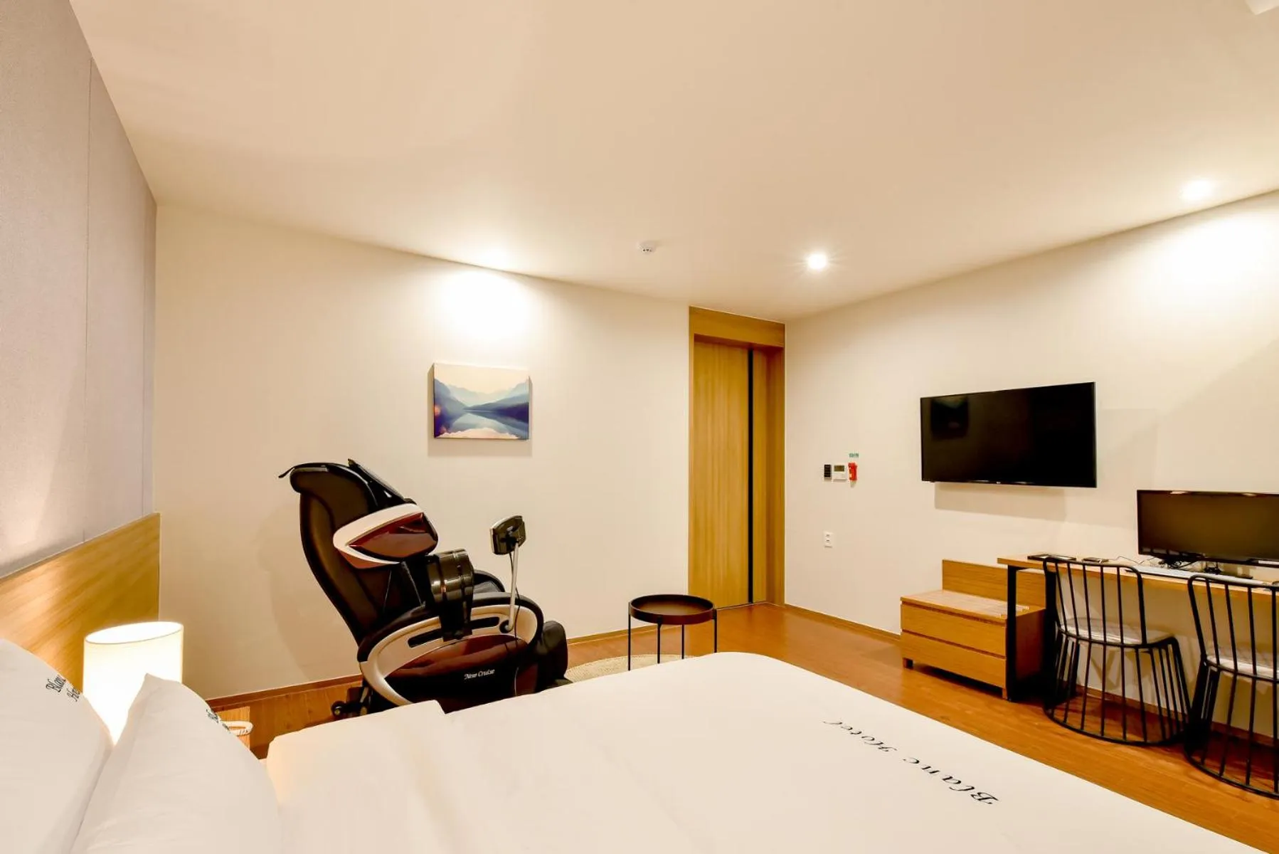 Bed in Blanc Business Hotel