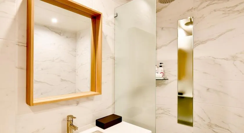 Blanc Business Hotel