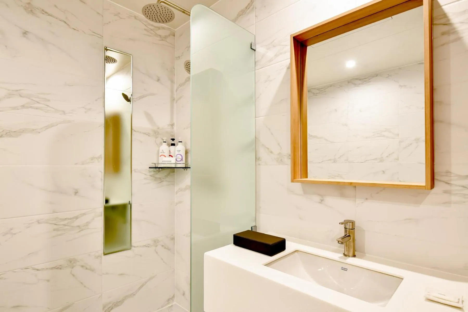 Blanc Business Hotel