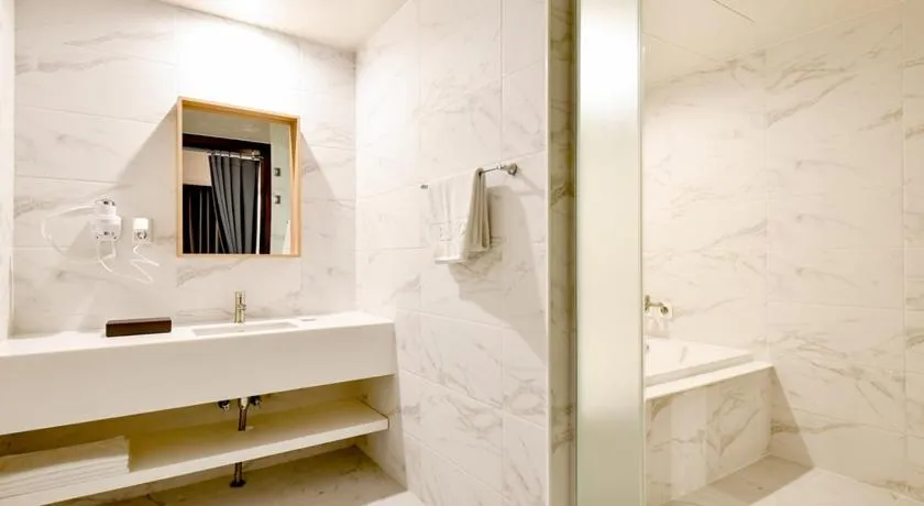 Blanc Business Hotel