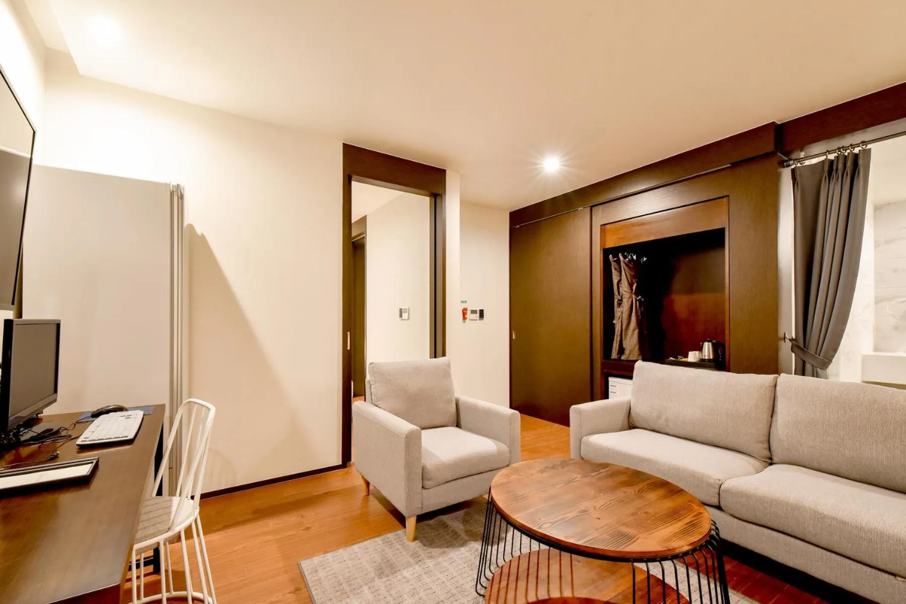 Blanc Business Hotel