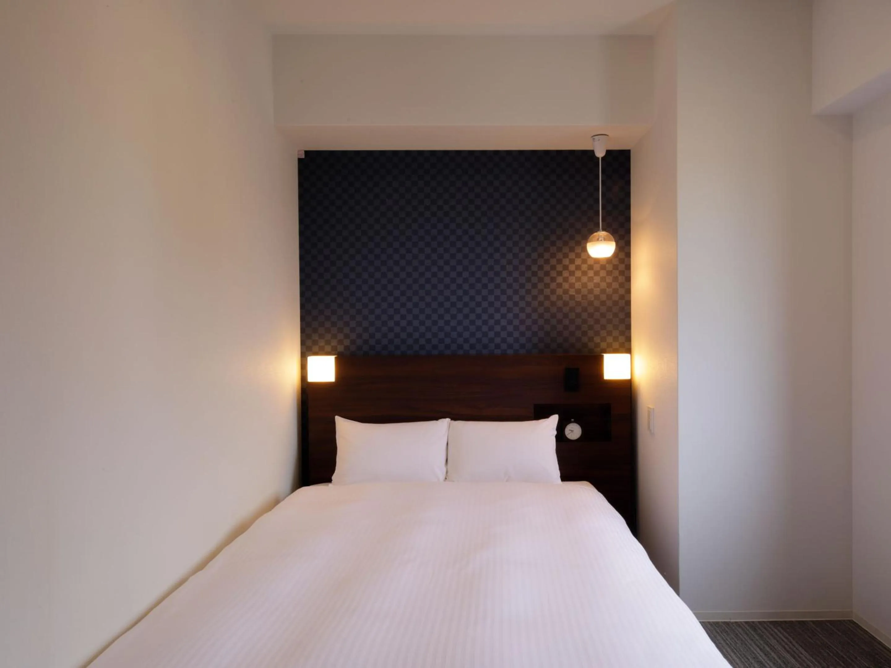 Photo of the whole room, Bed in Smart Place Inn Kyoto Shijo Omiya East