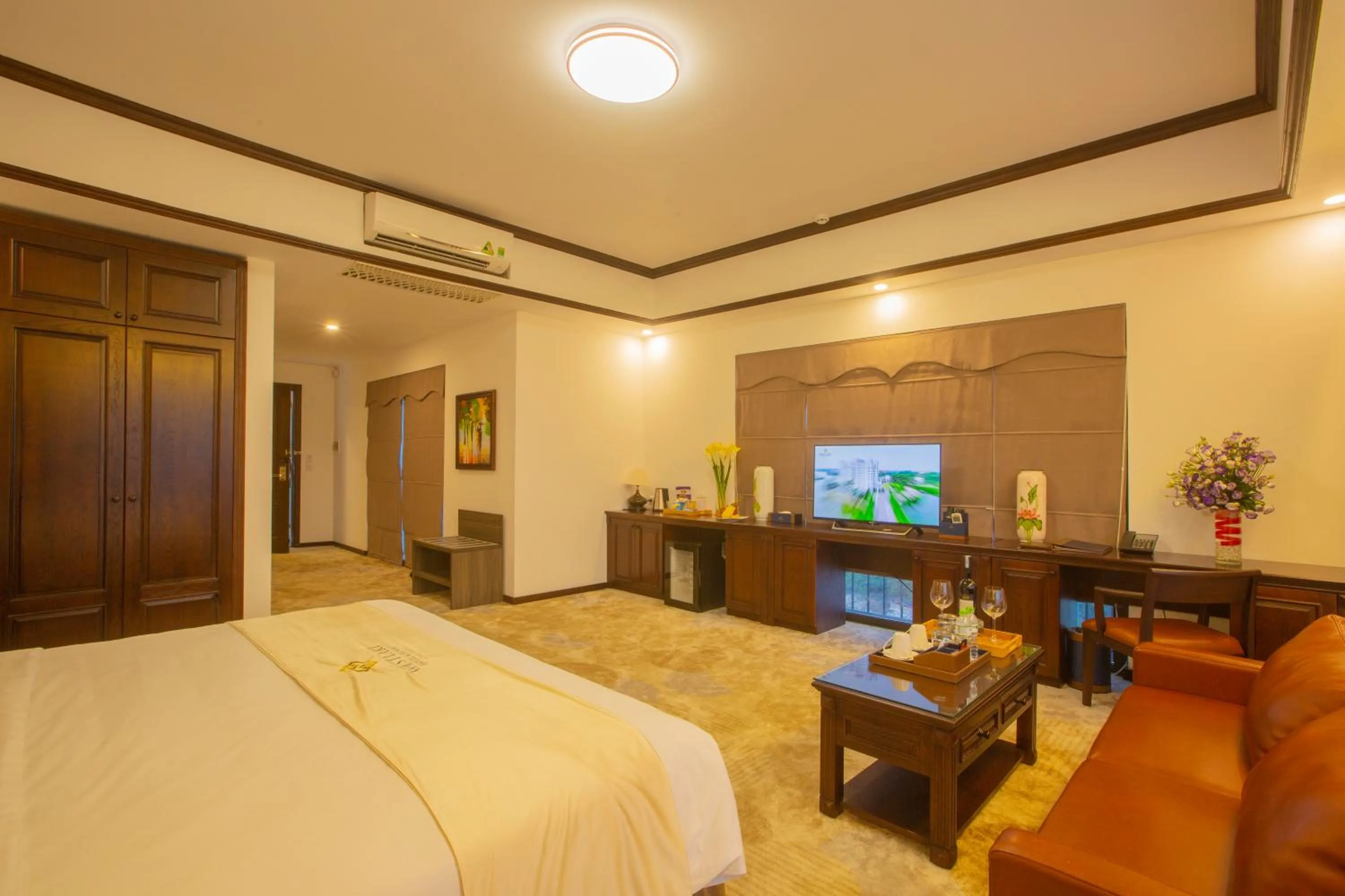 Bed in Westlake Hotel & Resort Vinh Phuc