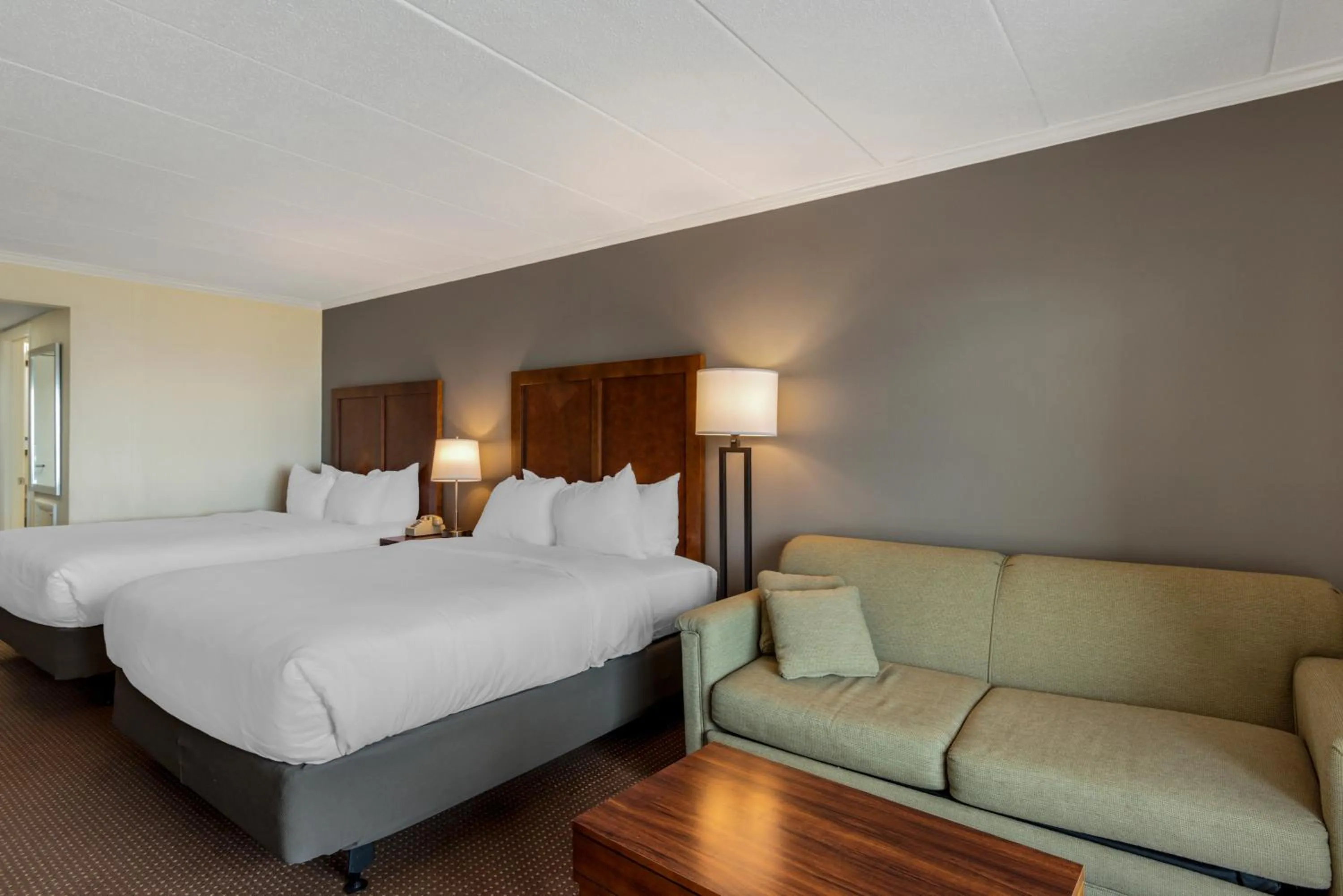 Photo of the whole room, Bed in Quality Inn Ocean City Beachfront