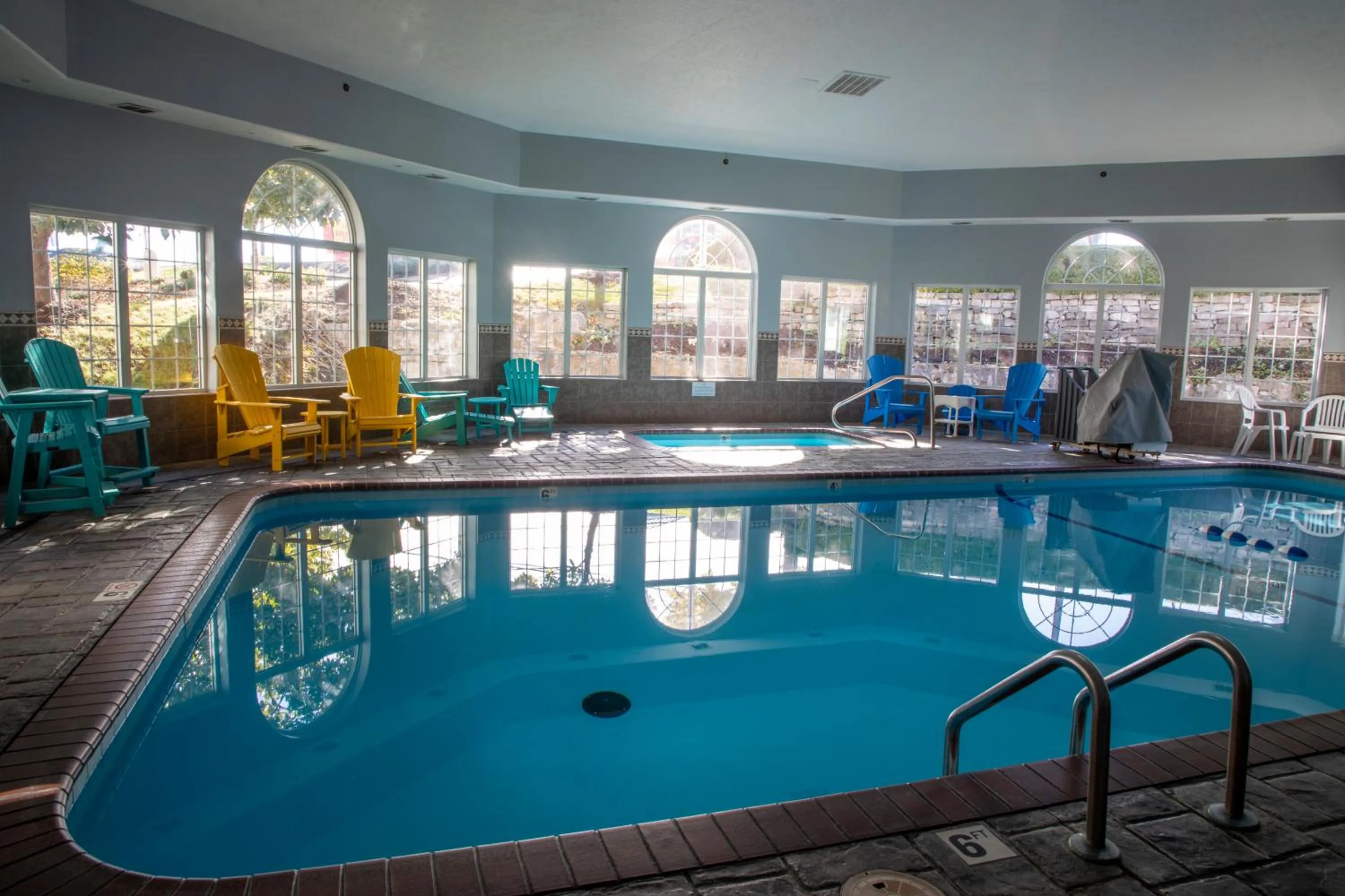 Swimming pool in Hotel Grand Victorian