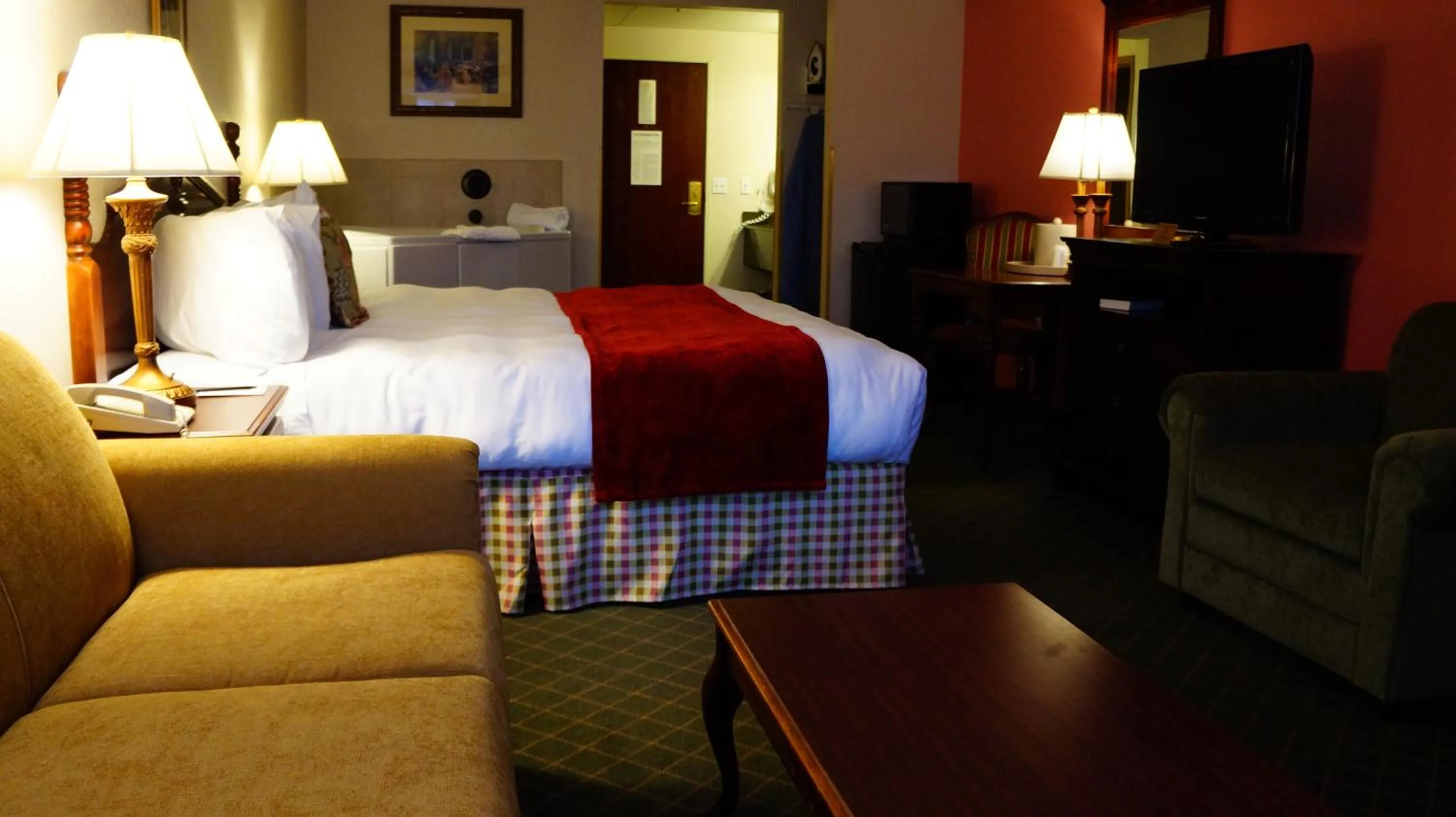 Photo of the whole room, Bed in Hotel Grand Victorian