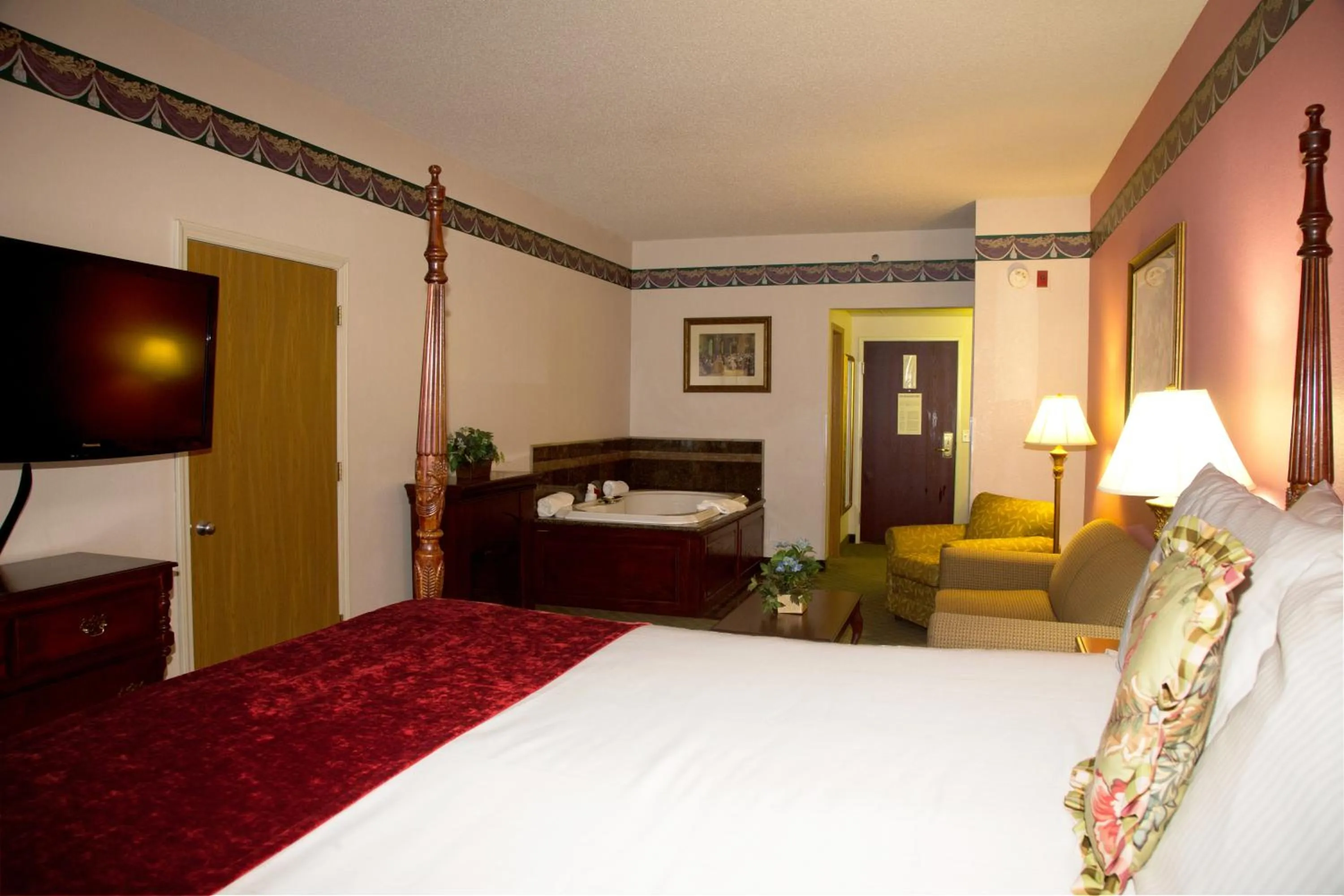 Photo of the whole room, Bed in Hotel Grand Victorian