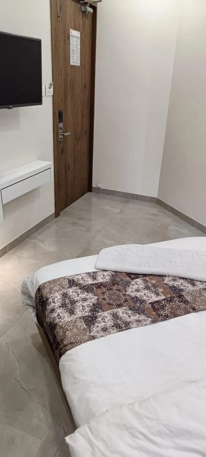 Bed in Hotel Alka Inn