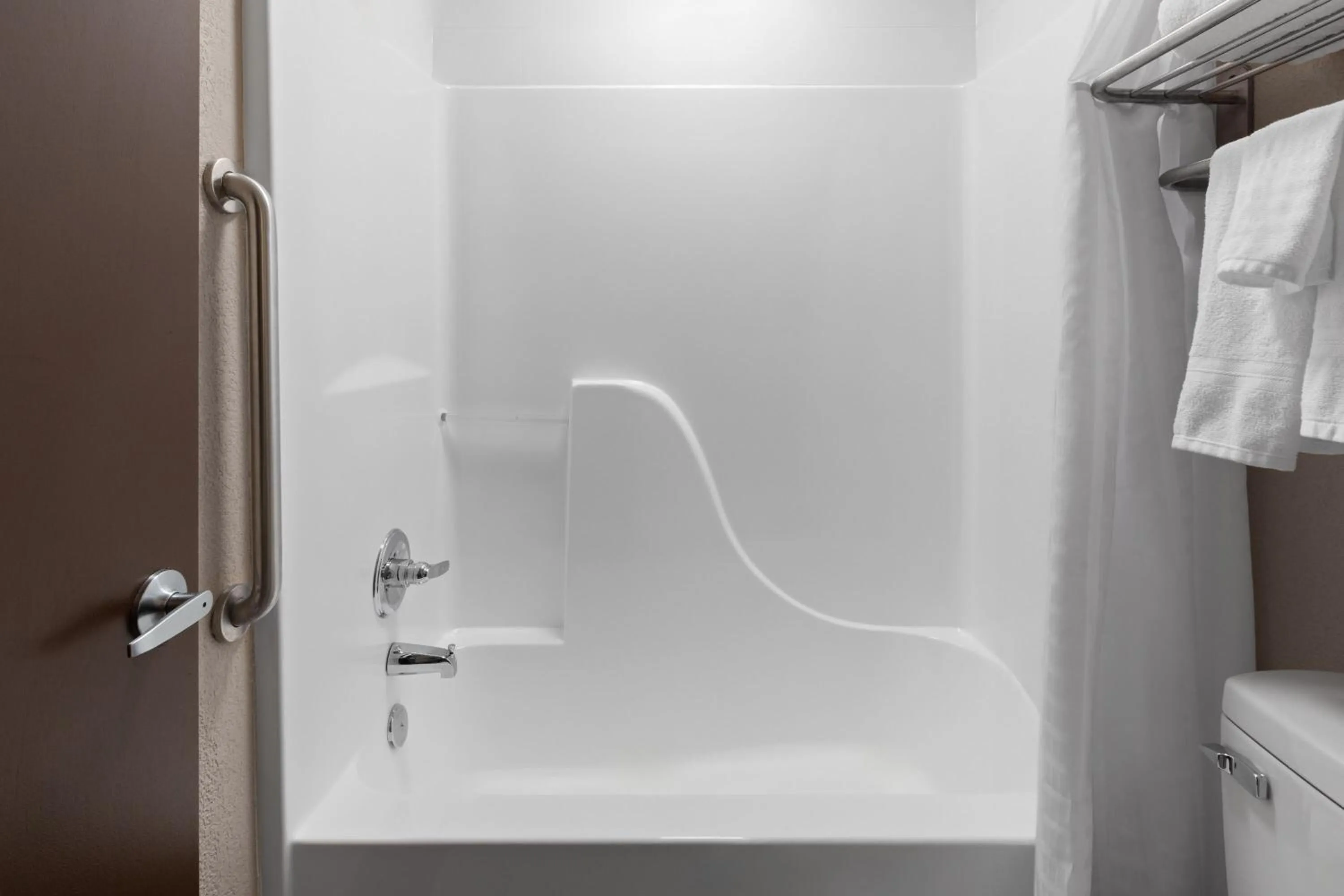 Bathroom in Super 8 by Wyndham Bridgeport/Clarksburg Area